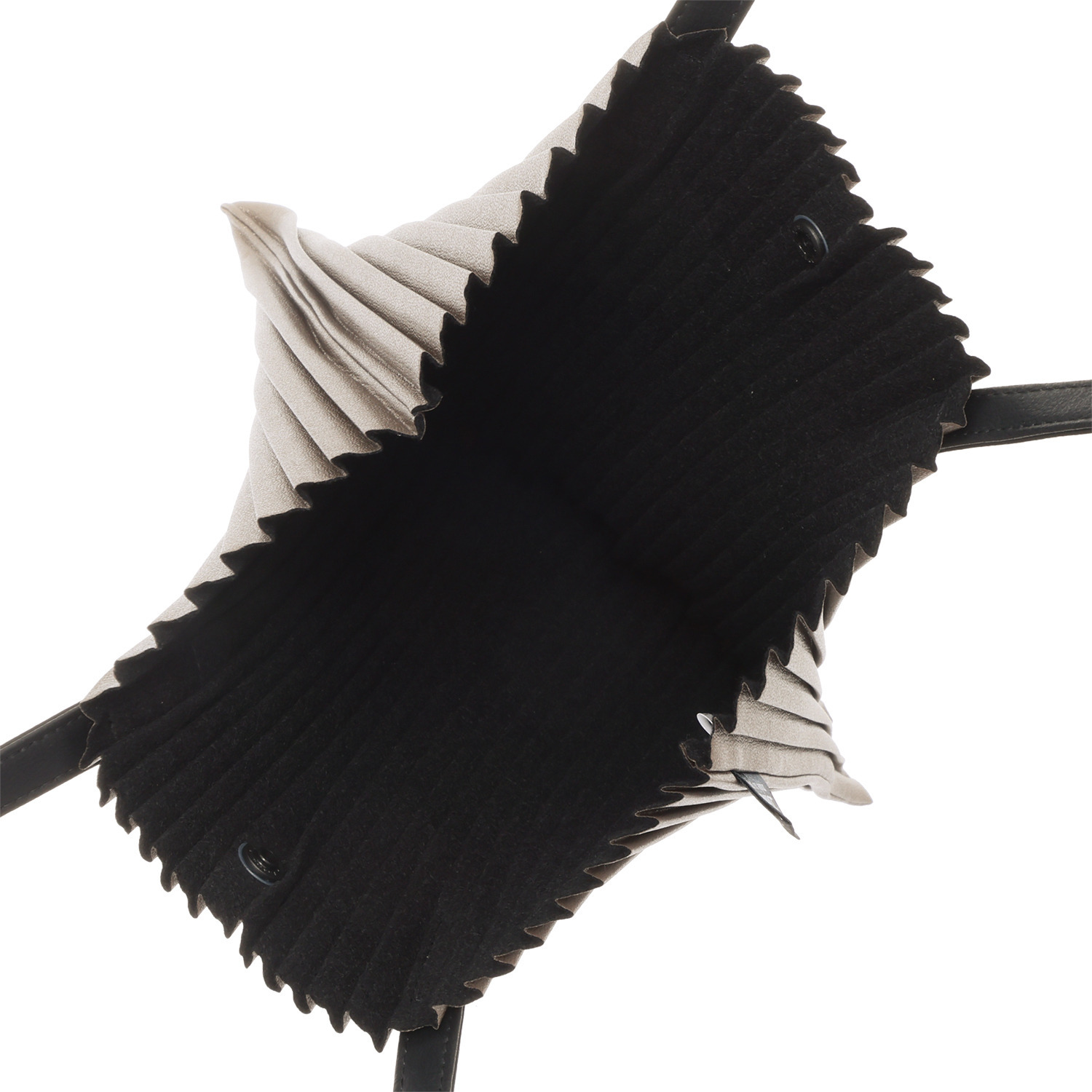 ディオニス 日本製　はっ水 スタイリッシュプリーツ 軽量バッグ＜Ｍ＞