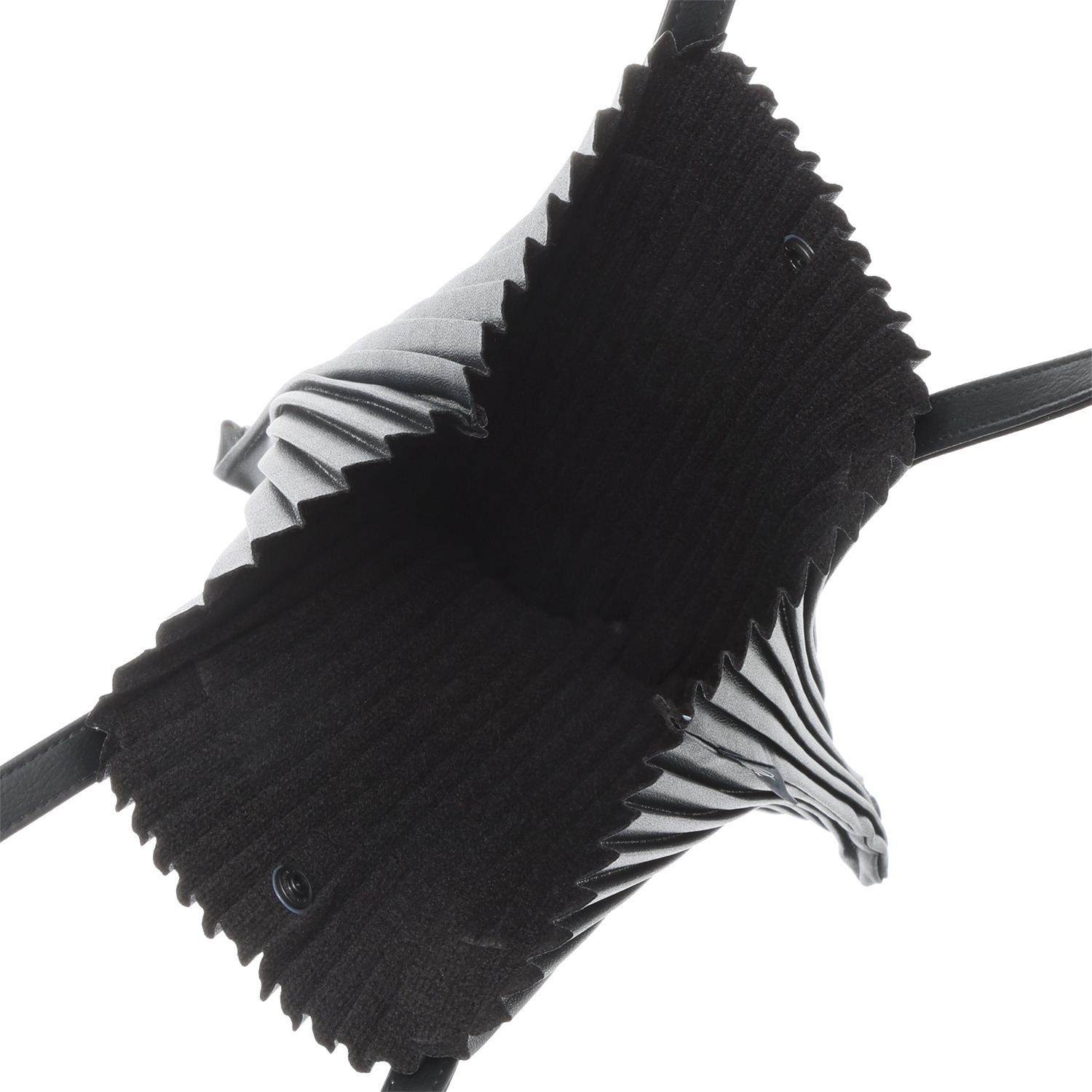 ディオニス 日本製　はっ水 スタイリッシュプリーツ 軽量バッグ＜Ｍ＞