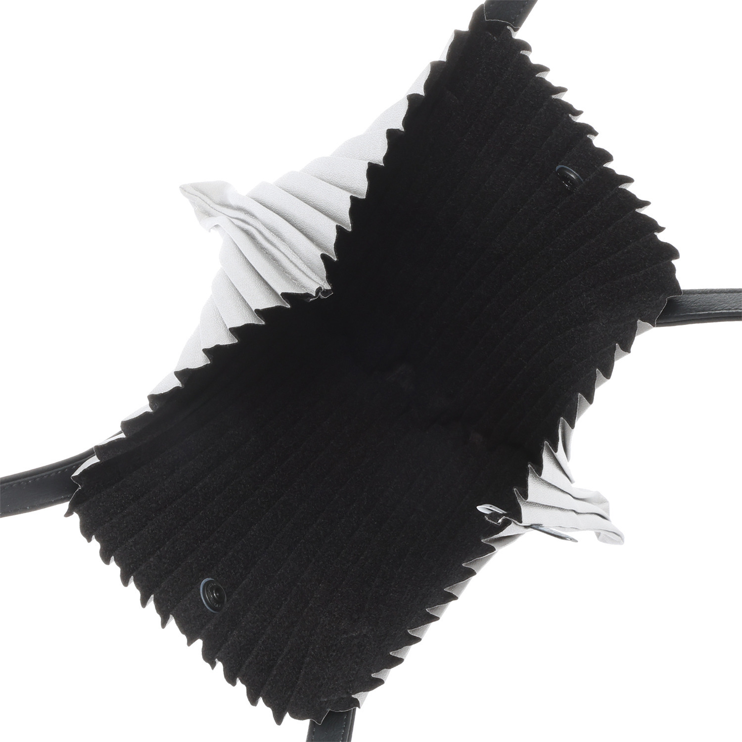 ディオニス 日本製　はっ水 スタイリッシュプリーツ 軽量バッグ＜Ｍ＞