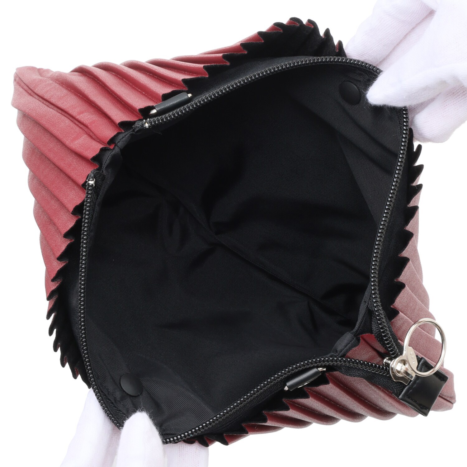 ディオニス 日本製　はっ水 スタイリッシュプリーツ シャイニーストラップ 軽量ショルダーバッグ