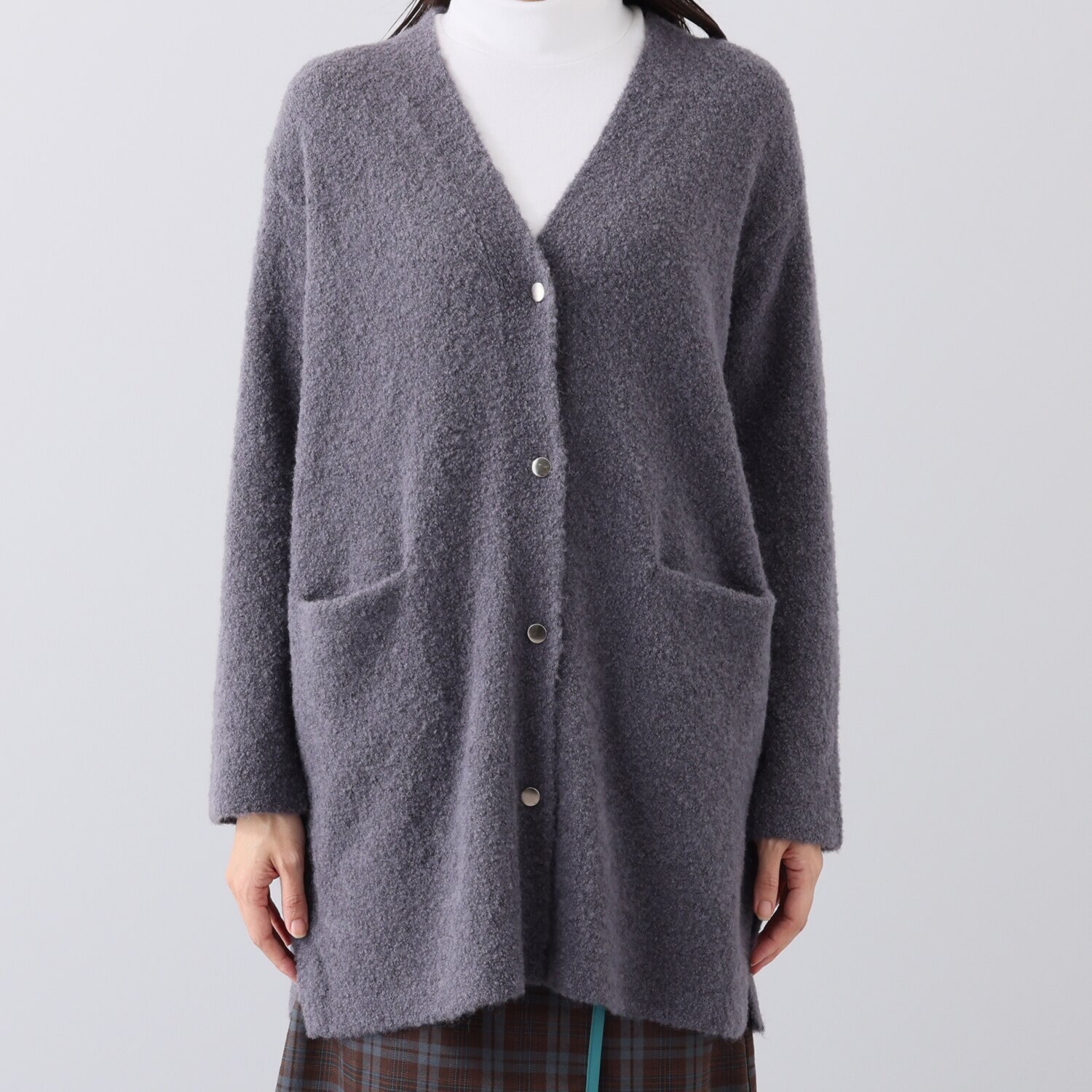 アズイズ　ビーマイセルフ バイ　ネイチャーズ ベビーアルパカ混ブークレ Ｖネックコーディガン