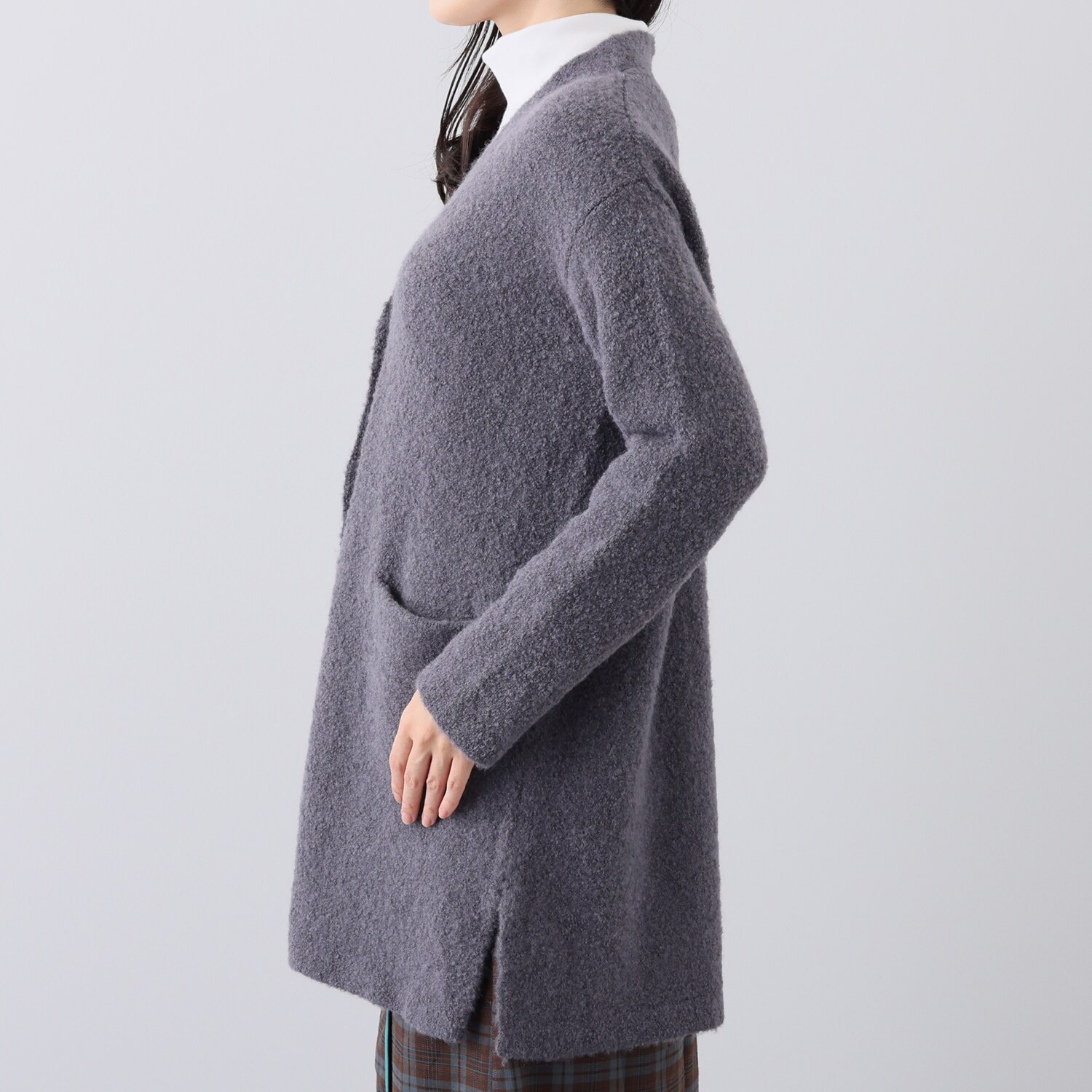 アズイズ　ビーマイセルフ バイ　ネイチャーズ ベビーアルパカ混ブークレ Ｖネックコーディガン