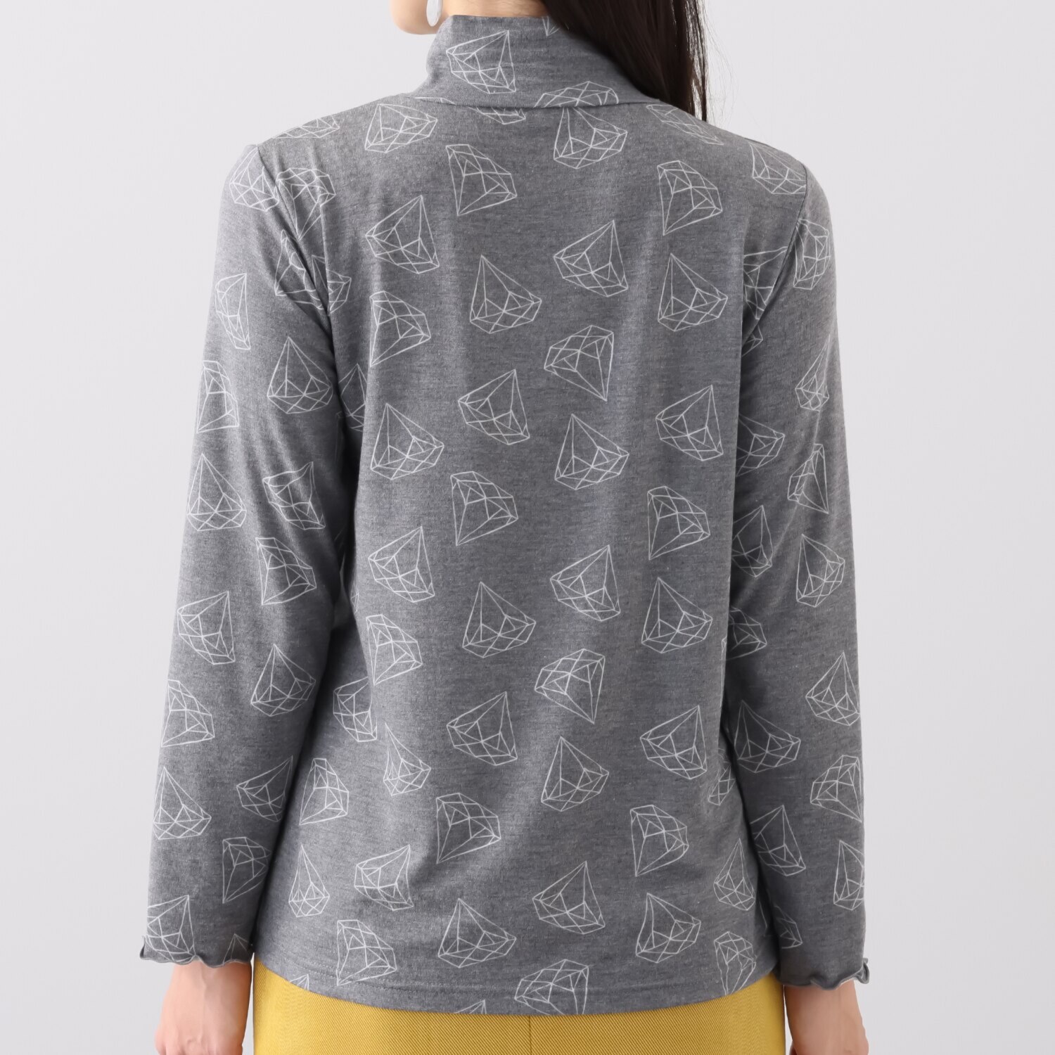 イヴァナ・ヘルシンキ オリジナルプリント モックネックプルオーバー