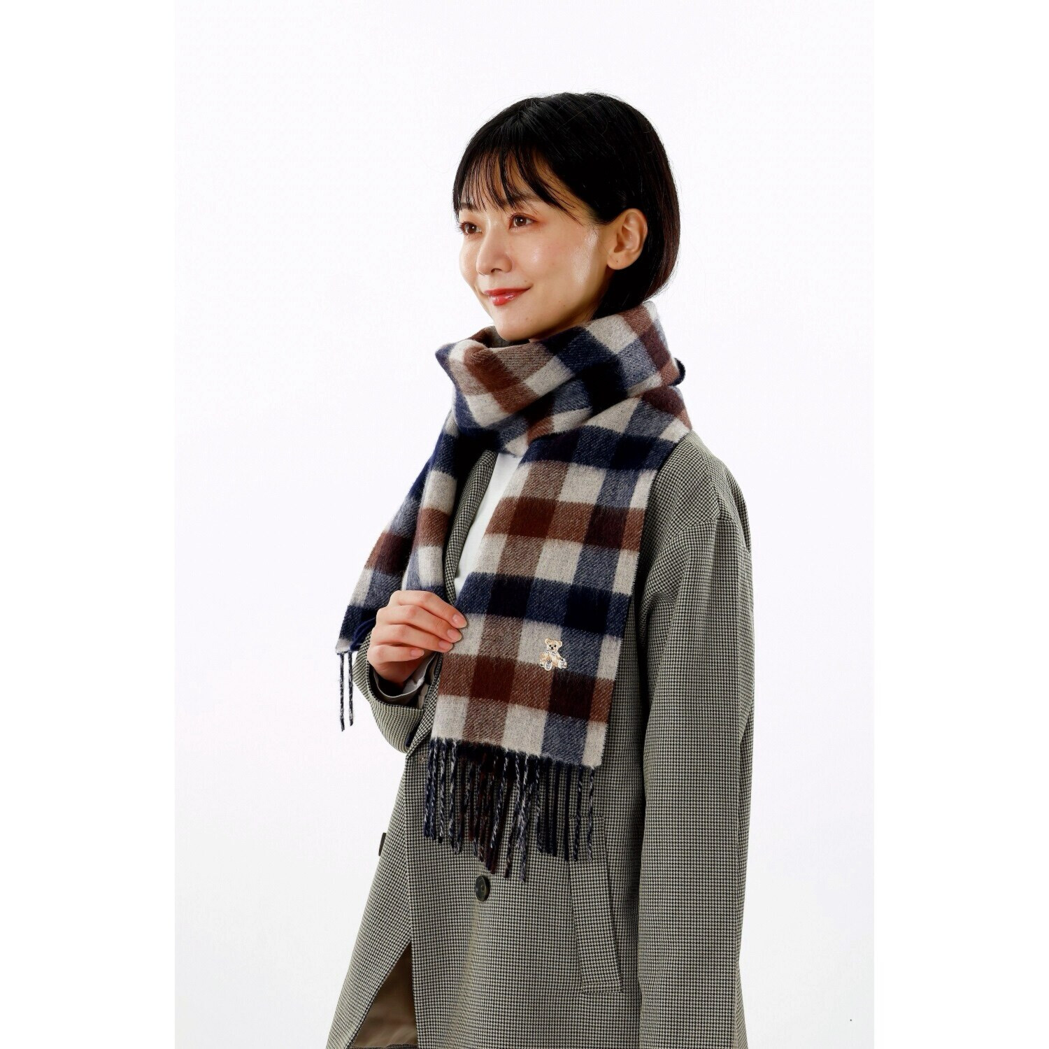 アクアスキュータム ウール１００％ ダブルフェイスマフラー