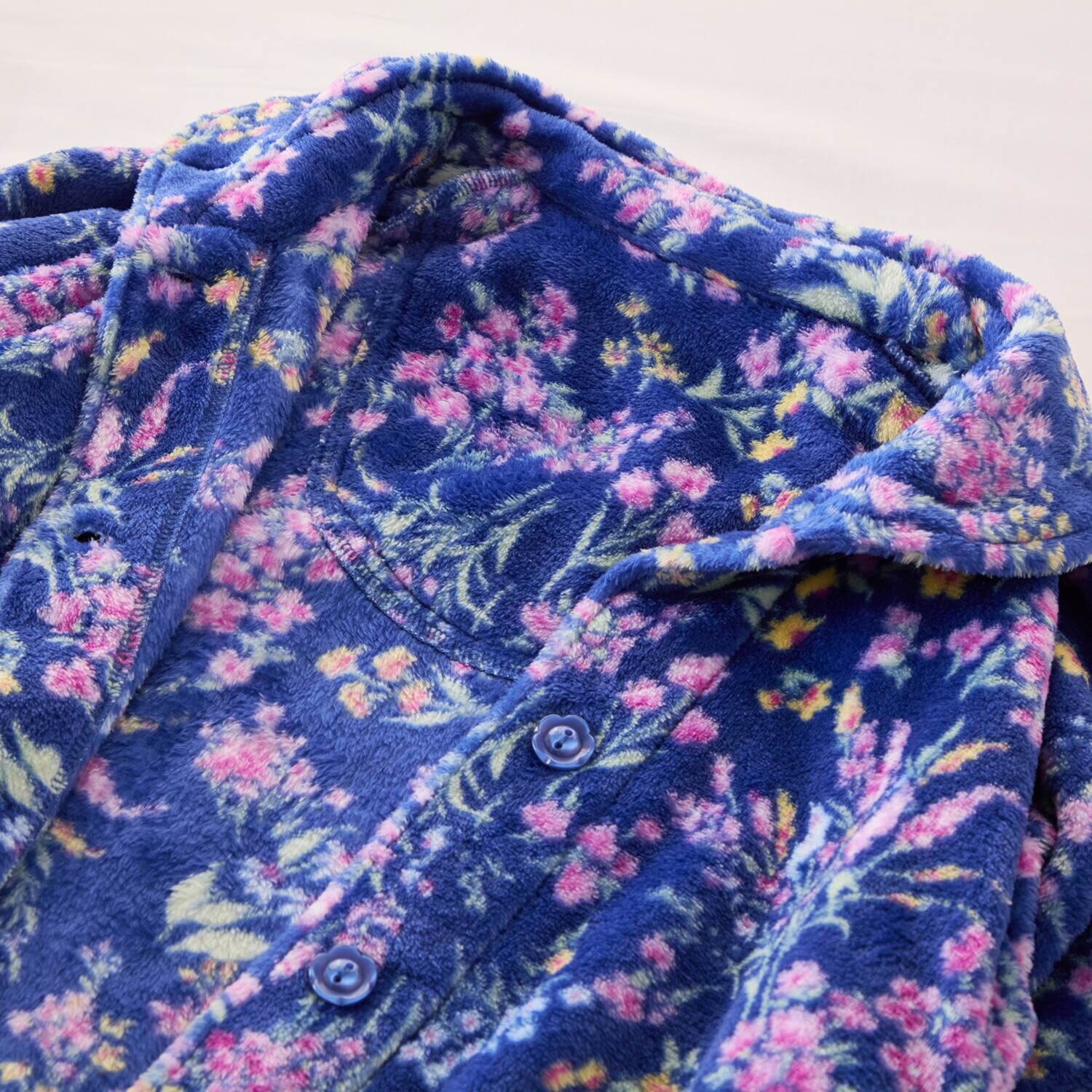 ｎｉｓｈｉｋａｗａ　西川 軽くてやわらか フワフワタッチ♪ 首元・お腹あったか パジャマ