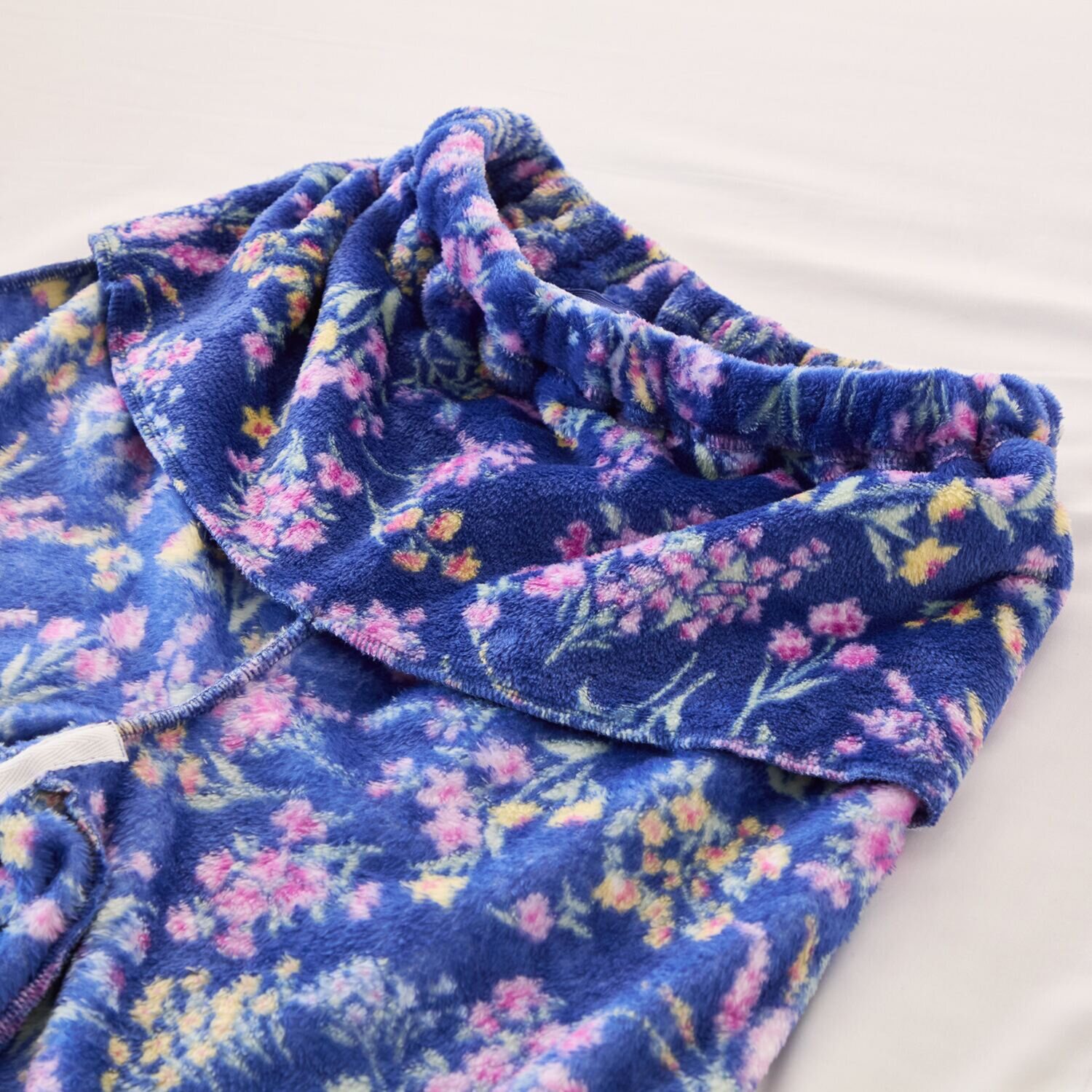 ｎｉｓｈｉｋａｗａ　西川 軽くてやわらか フワフワタッチ♪ 首元・お腹あったか パジャマ