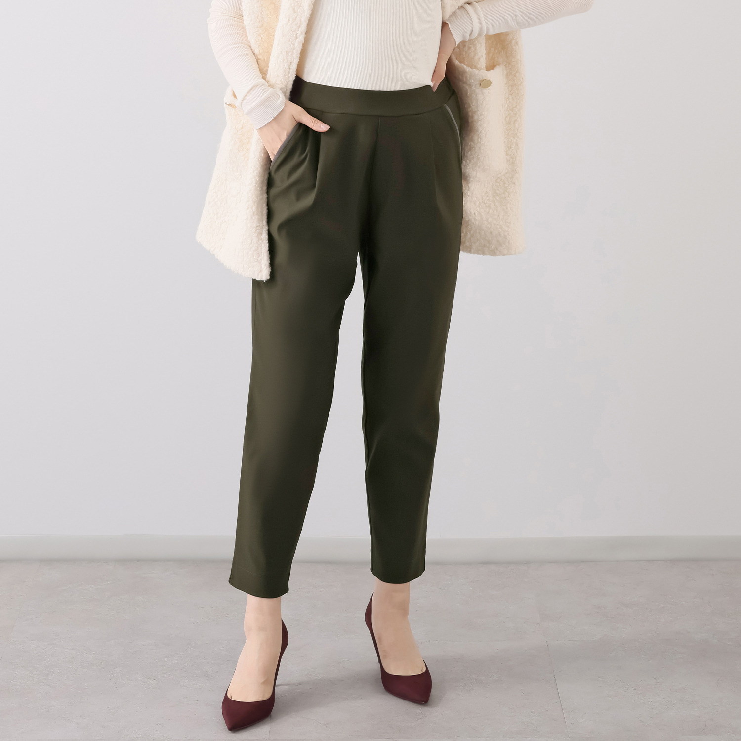 アトリエール ハイストレッチ テーパードパンツ