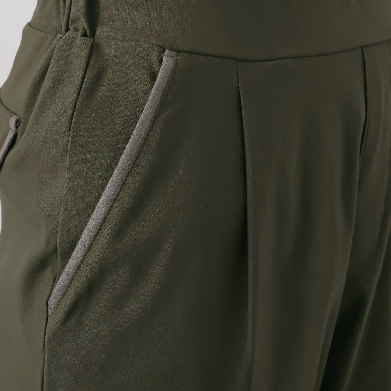 アトリエール ハイストレッチ テーパードパンツ