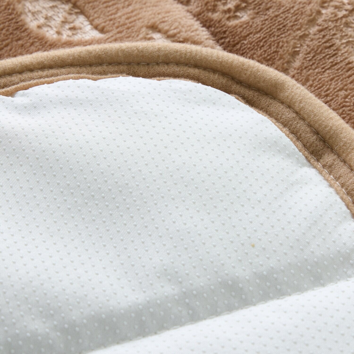 ｎｉｓｈｉｋａｗａ　西川 ゴム無しでもズレにくい！ 吸湿発熱 置くらくホット敷きパッド ＜シングル＞