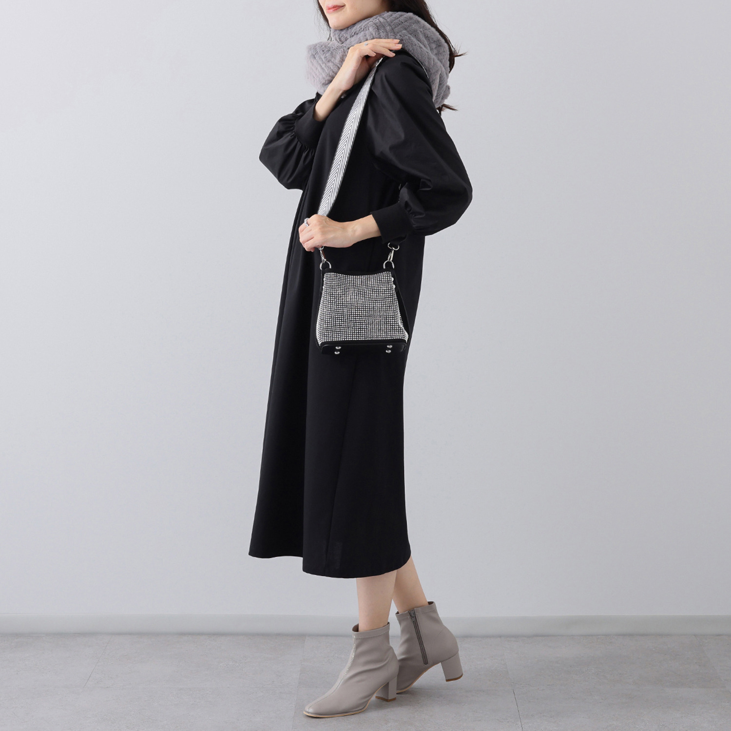 ユキコ　ハナイ クールモダン ビジュウ ショルダーバッグ