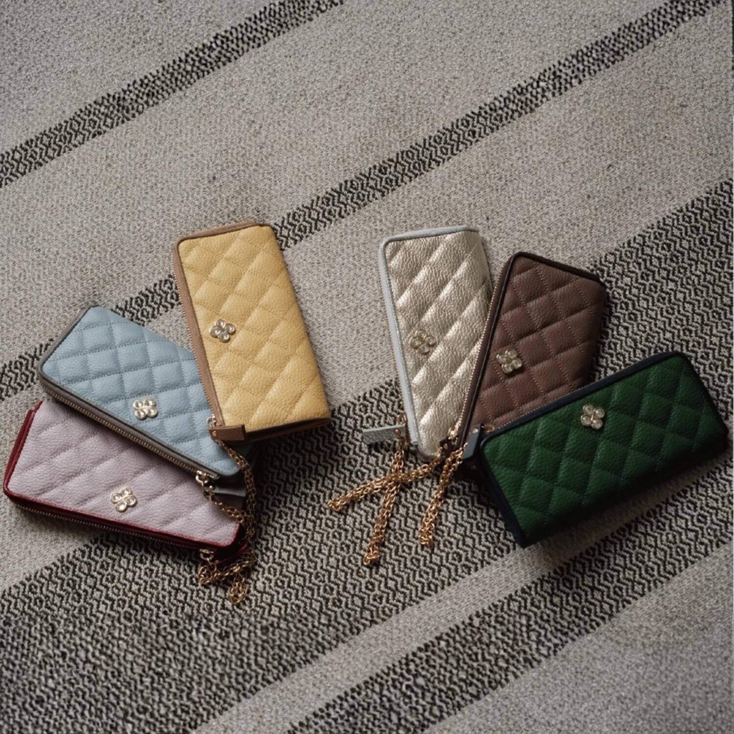 マリ・クレール イタリアンレザー カードが見やすい！ 大容量なのにコンパクト クローバーモティーフ Ｌ字ファスナー長財布