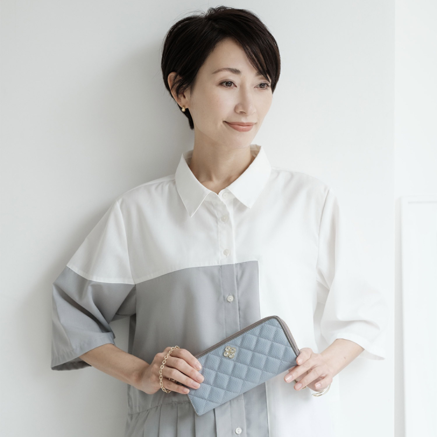 マリ・クレール イタリアンレザー カードが見やすい！ 大容量なのにコンパクト クローバーモティーフ Ｌ字ファスナー長財布