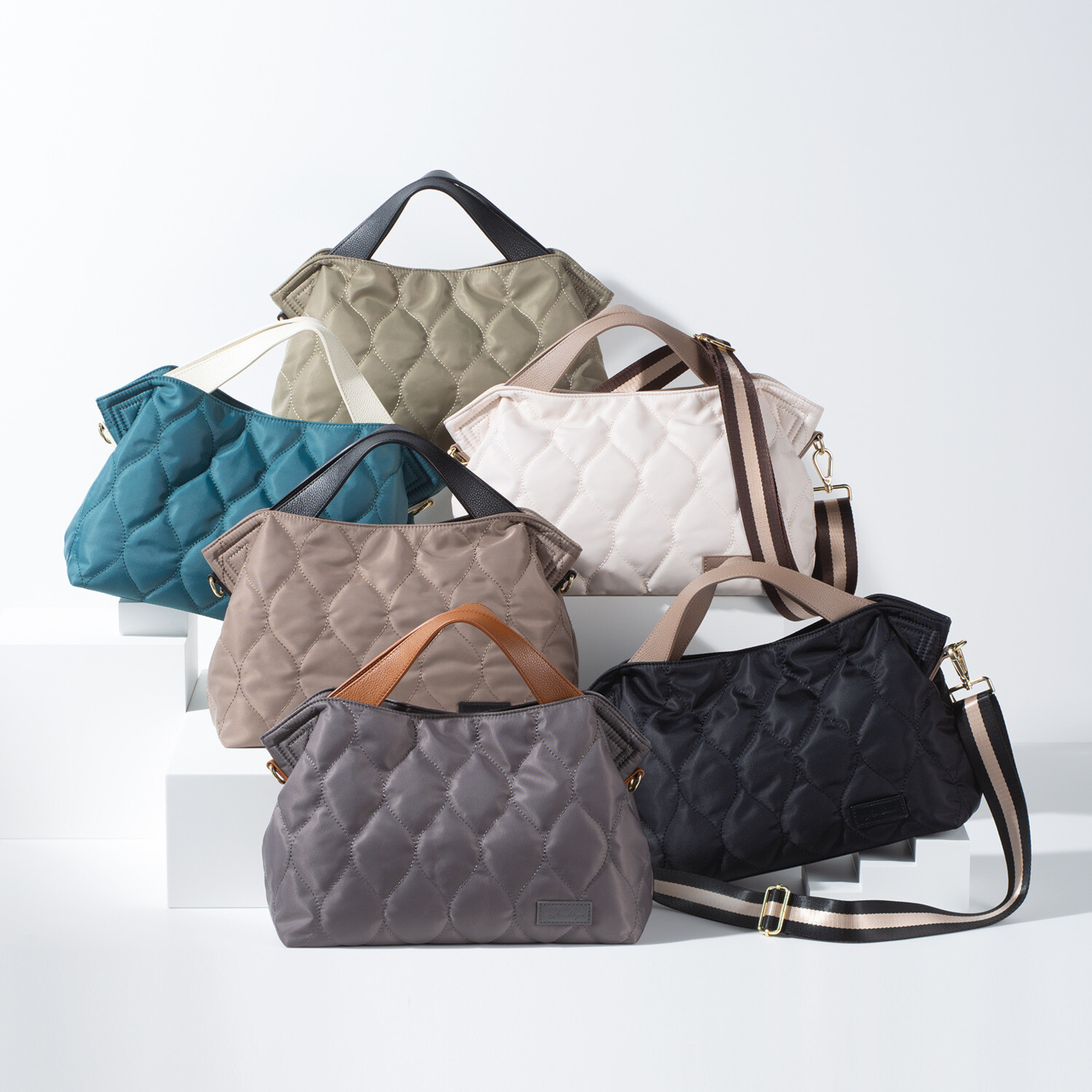 リズデイズ はっ水キルティング ２ウェイハンドバッグ