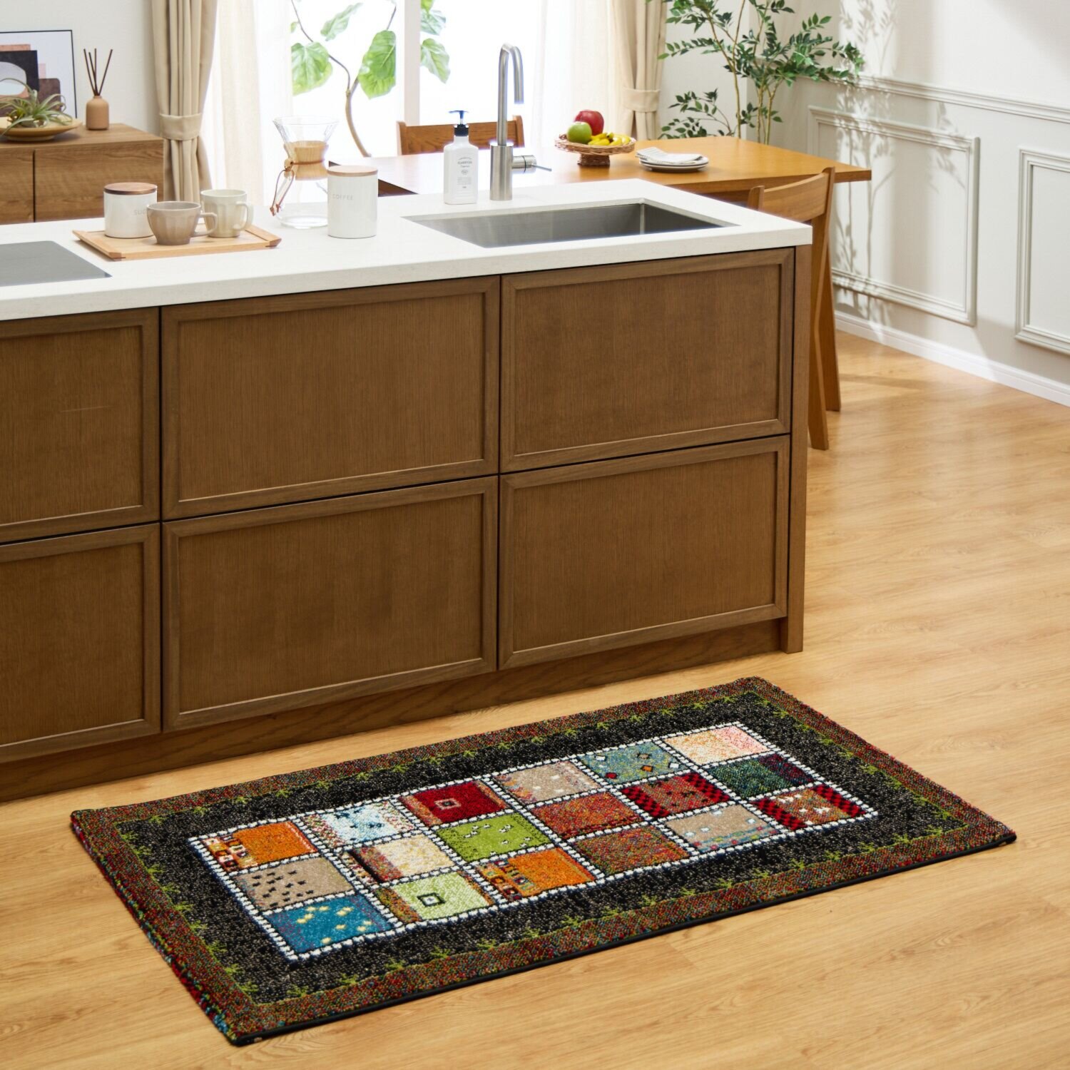 トルコ製 ウィルトン織 ヘシティデザイン インテリアマット ＜８０×１４０ｃｍ＞