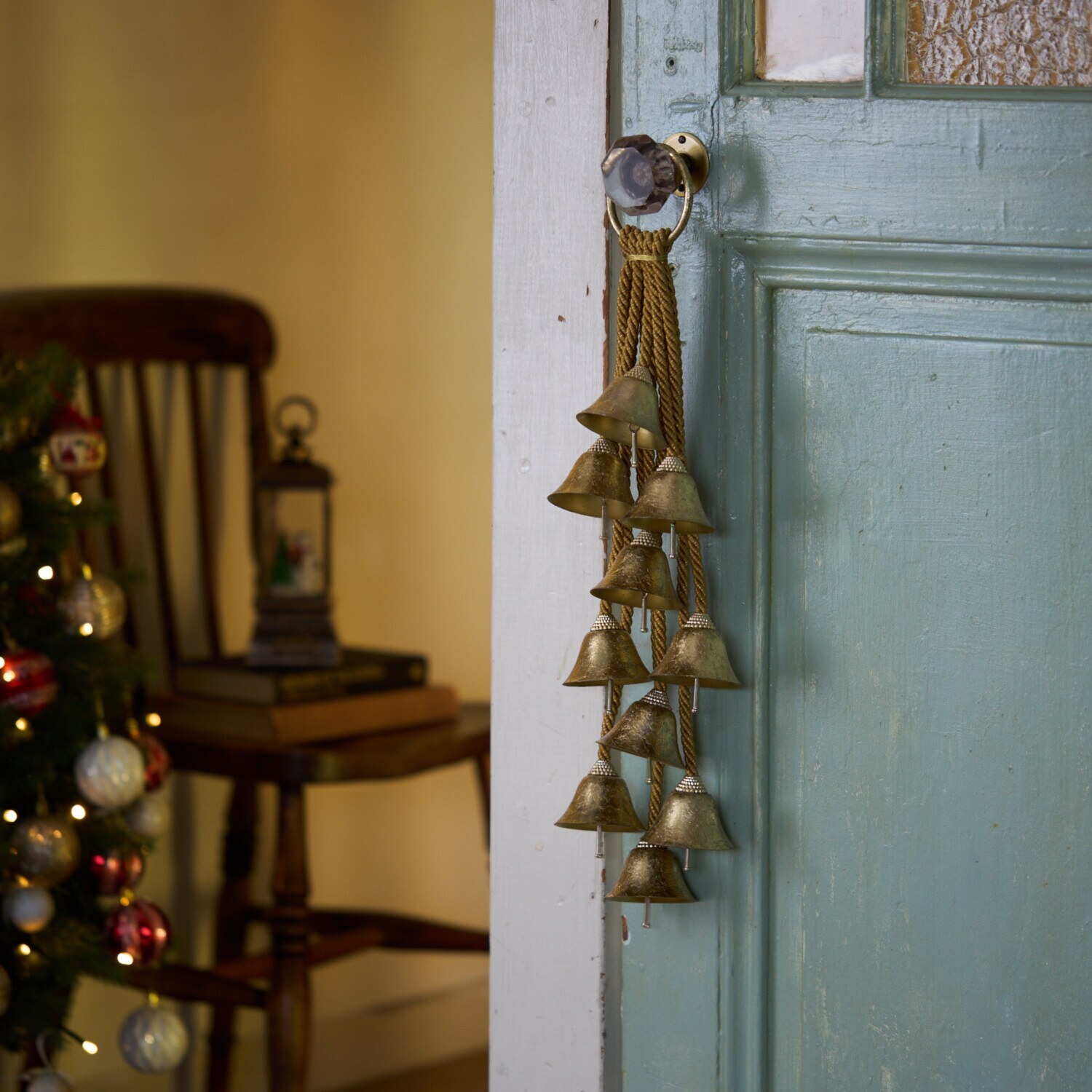 ゴージャスな音色を奏でる ドアベルハンガー