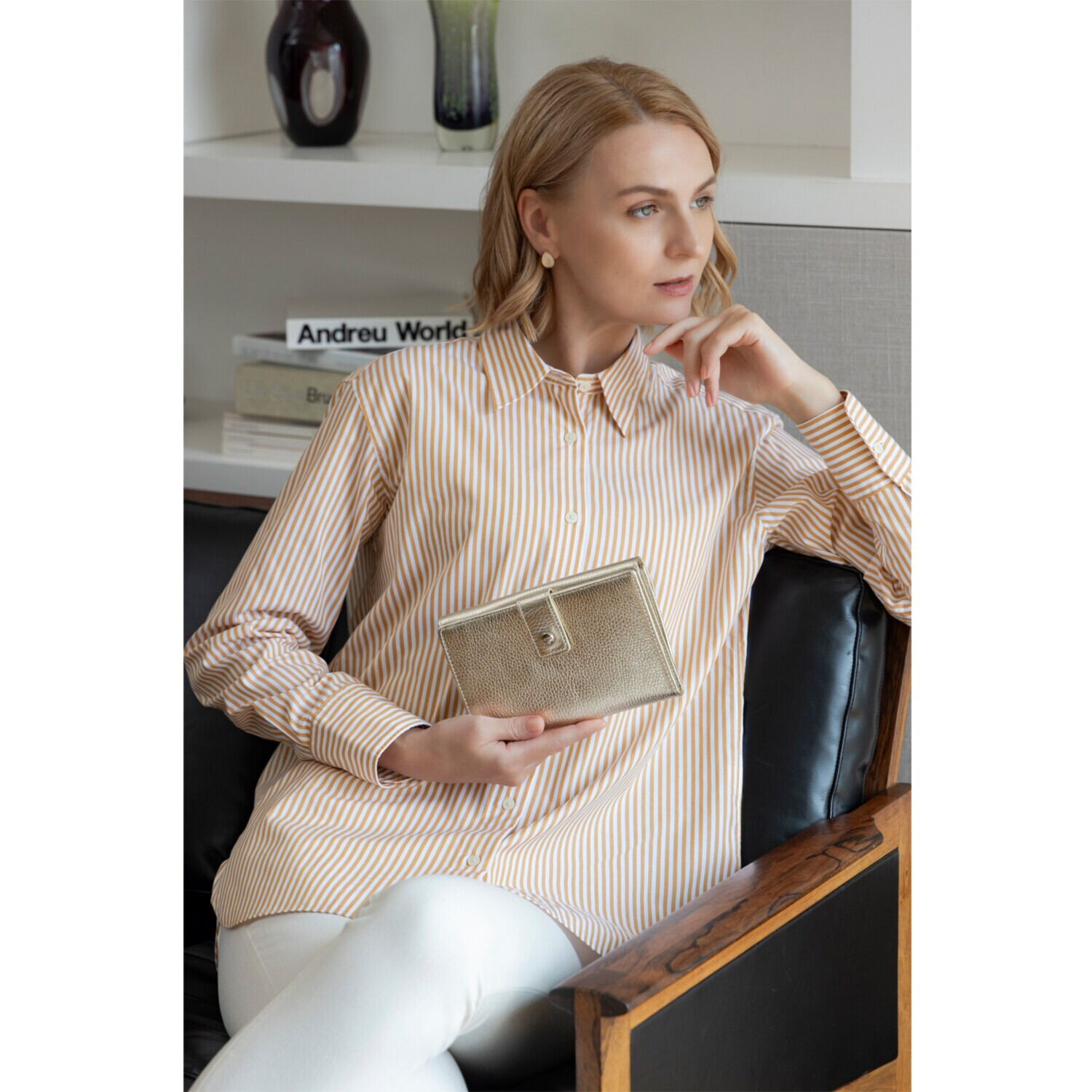 ジウディ ＜イタリア製＞ マストロット社製牛革 ウォレット機能付 おくすり手帳ホルダー