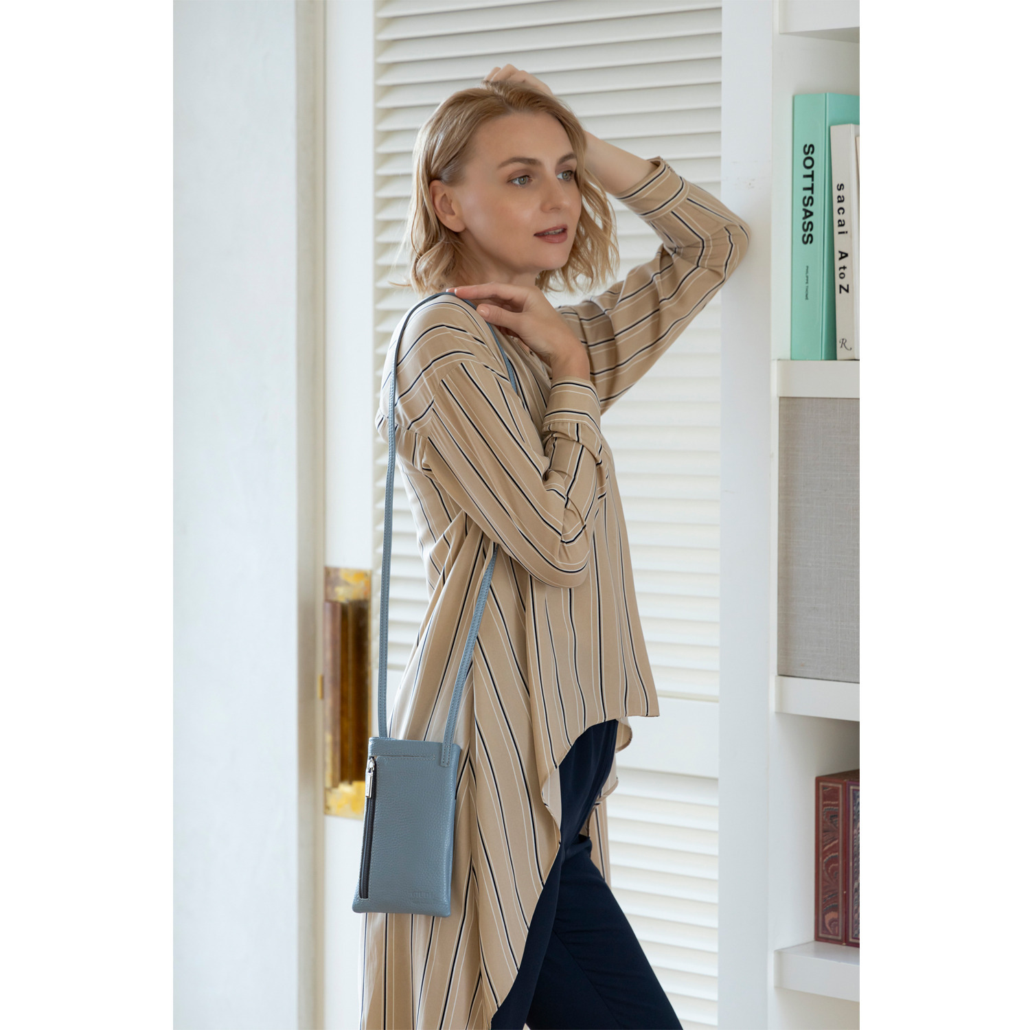 ジウディ ＜イタリア製＞ マストロット社製牛革 ストラップ付 ミニマムポーチ