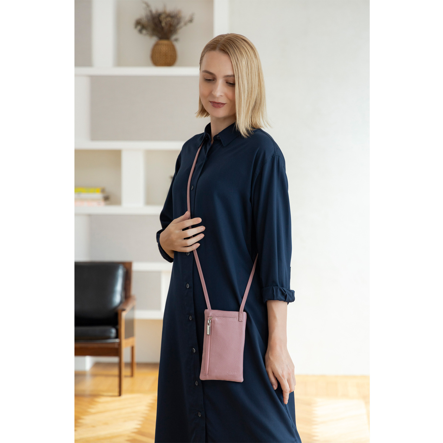 ジウディ ＜イタリア製＞ マストロット社製牛革 ストラップ付 ミニマムポーチ