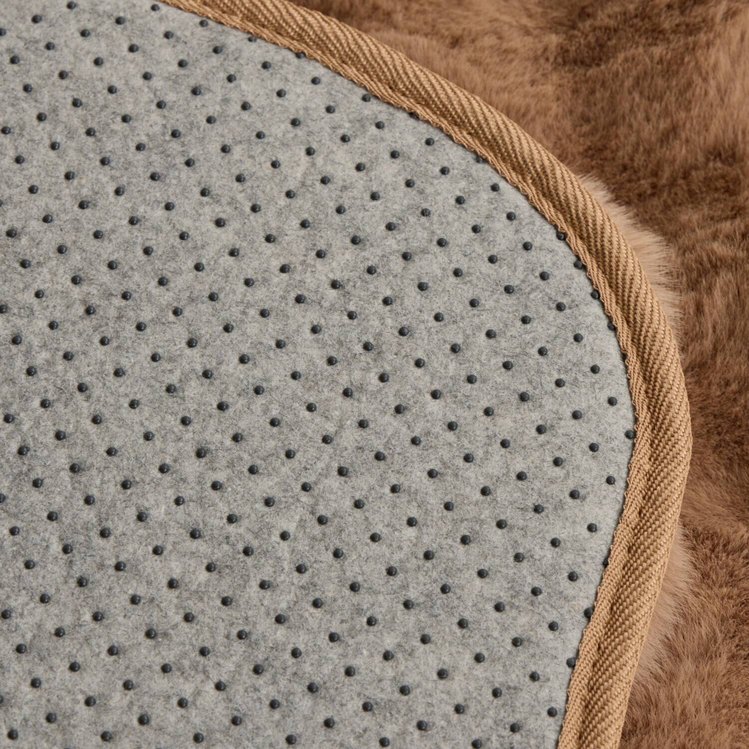 ふわふわファータッチ 蓄熱ウレタン入り 足元あったかラグ ＜６５×１７０ｃｍ＞