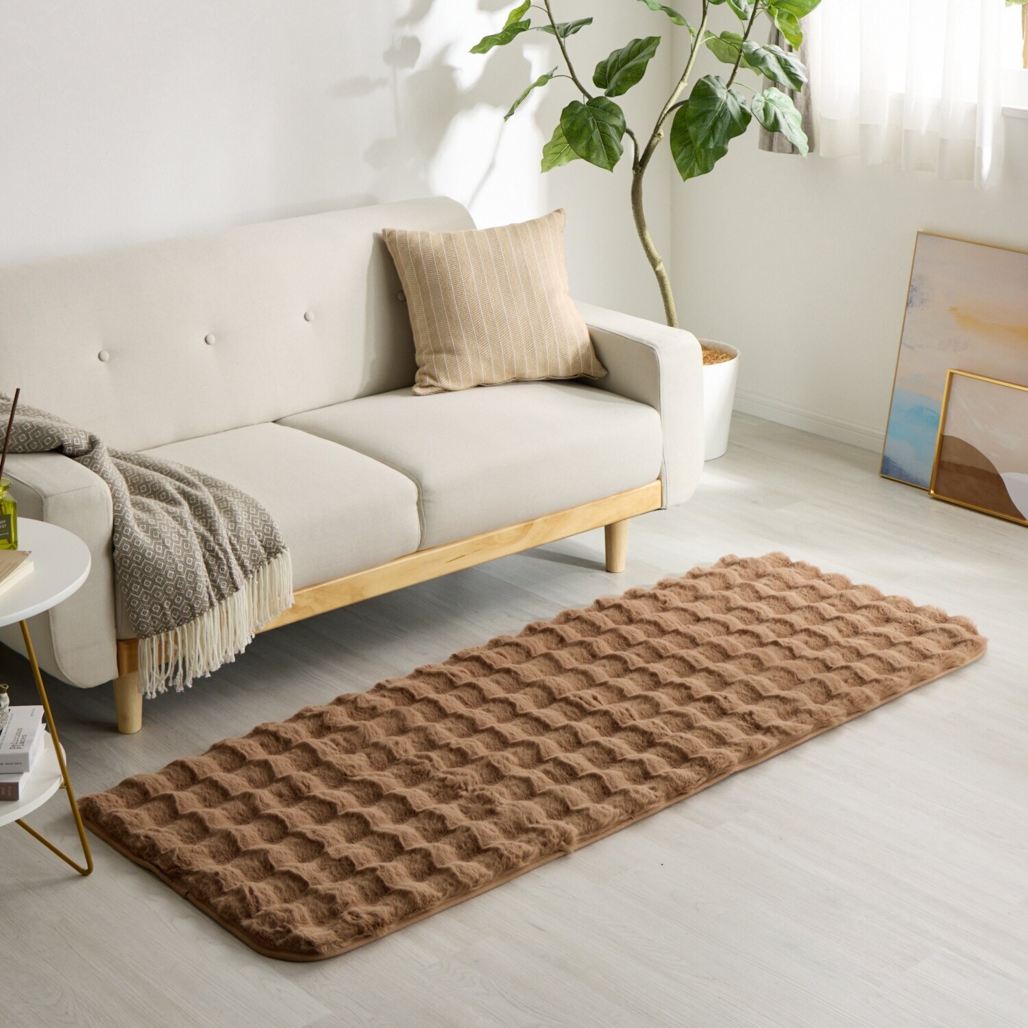 ふわふわファータッチ 蓄熱ウレタン入り 足元あったかラグ ＜６５×１７０ｃｍ＞