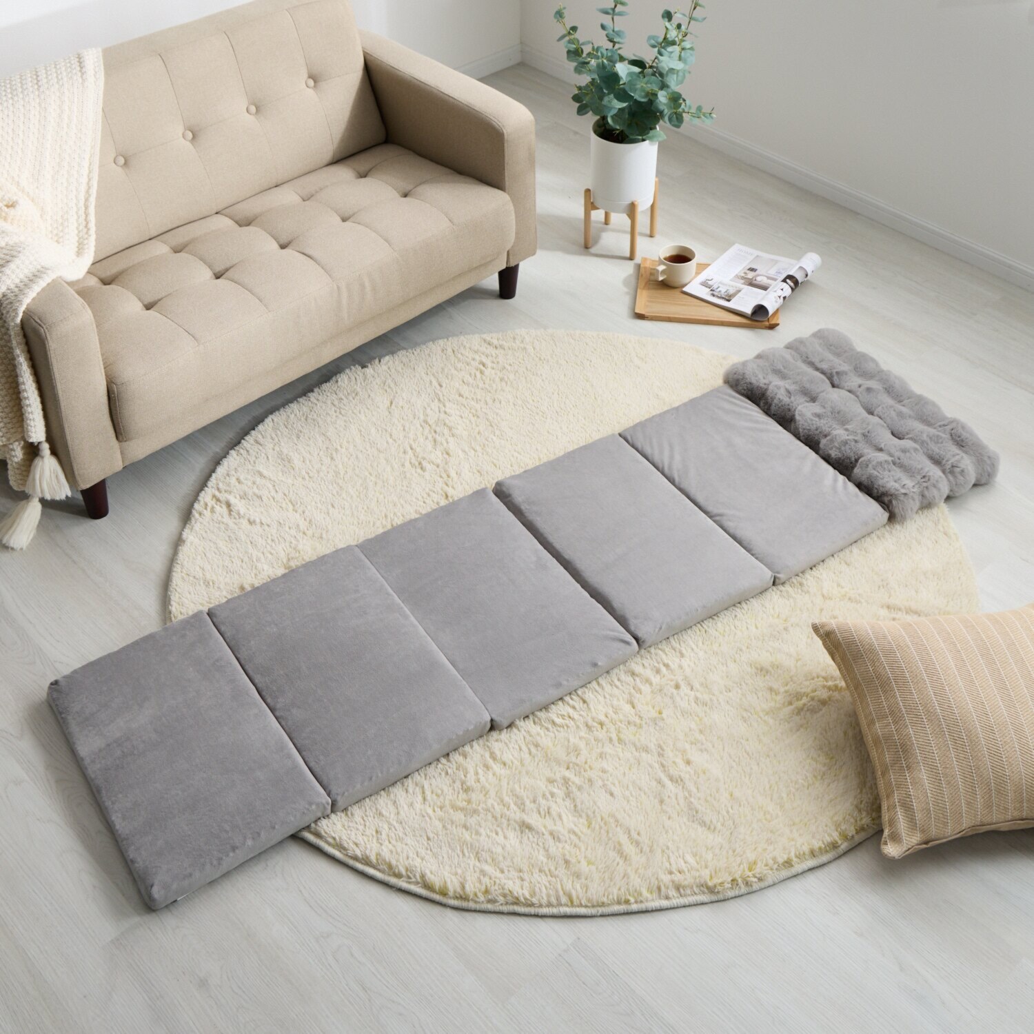 エアーフロウムで 寝心地抜群！ ファータッチアクセント 折りたためるお昼寝マット