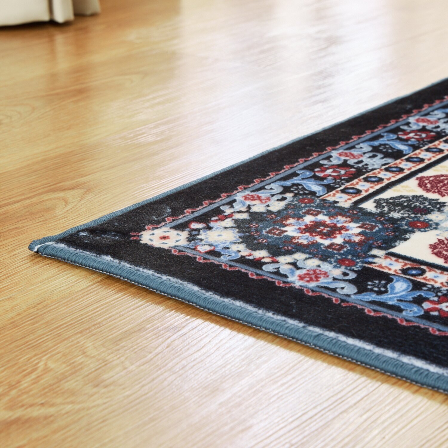 洗える＆はっ水加工で お手入れ簡単！ ペルシャンデザイン シルクタッチカーペット “マルグリット” ＜１９０×２４０ｃｍ＞