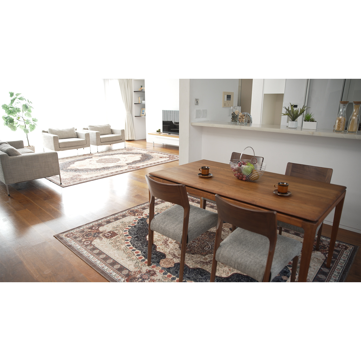 洗える＆はっ水加工で お手入れ簡単！ ペルシャンデザイン シルクタッチカーペット “マルグリット” ＜１９０×２４０ｃｍ＞