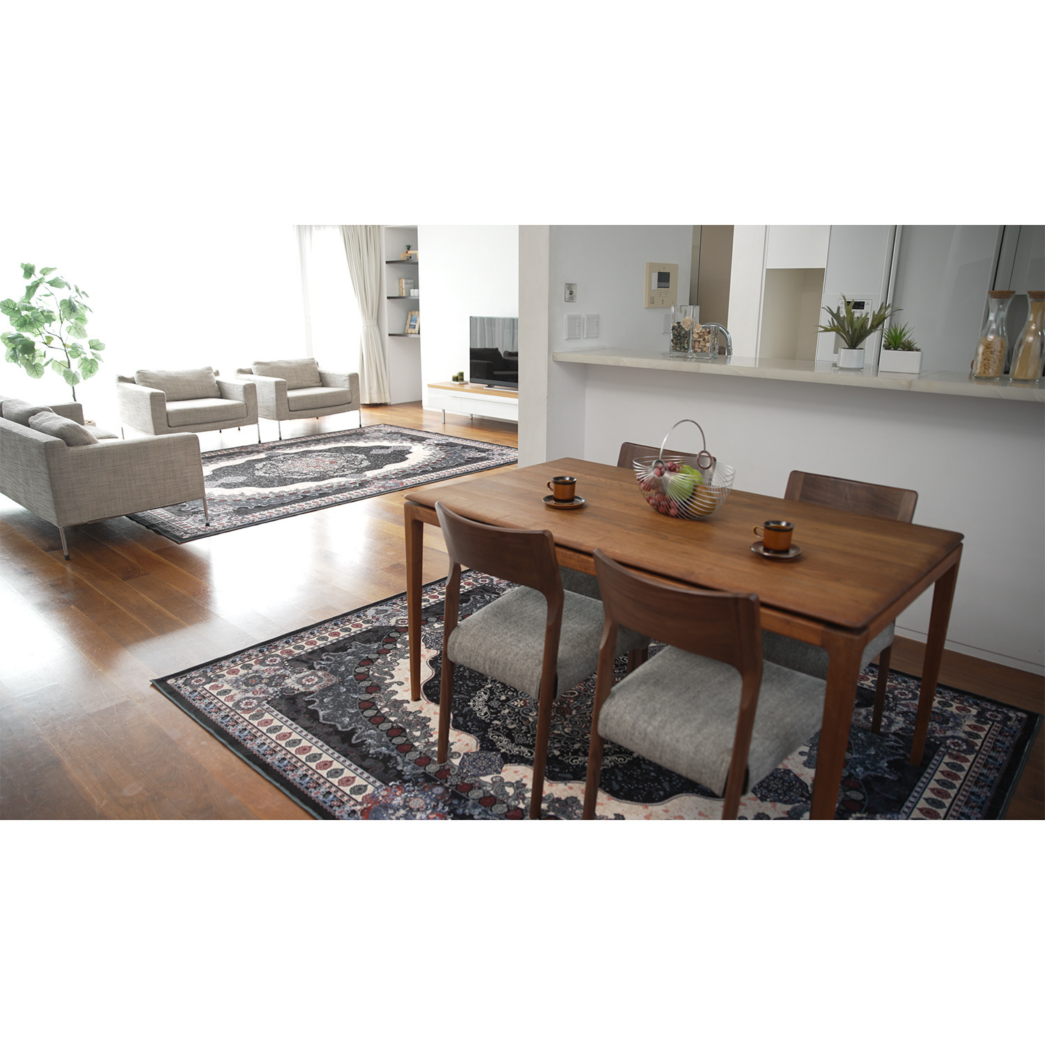 洗える＆はっ水加工で お手入れ簡単！ ペルシャンデザイン シルクタッチカーペット “マルグリット” ＜１９０×２４０ｃｍ＞