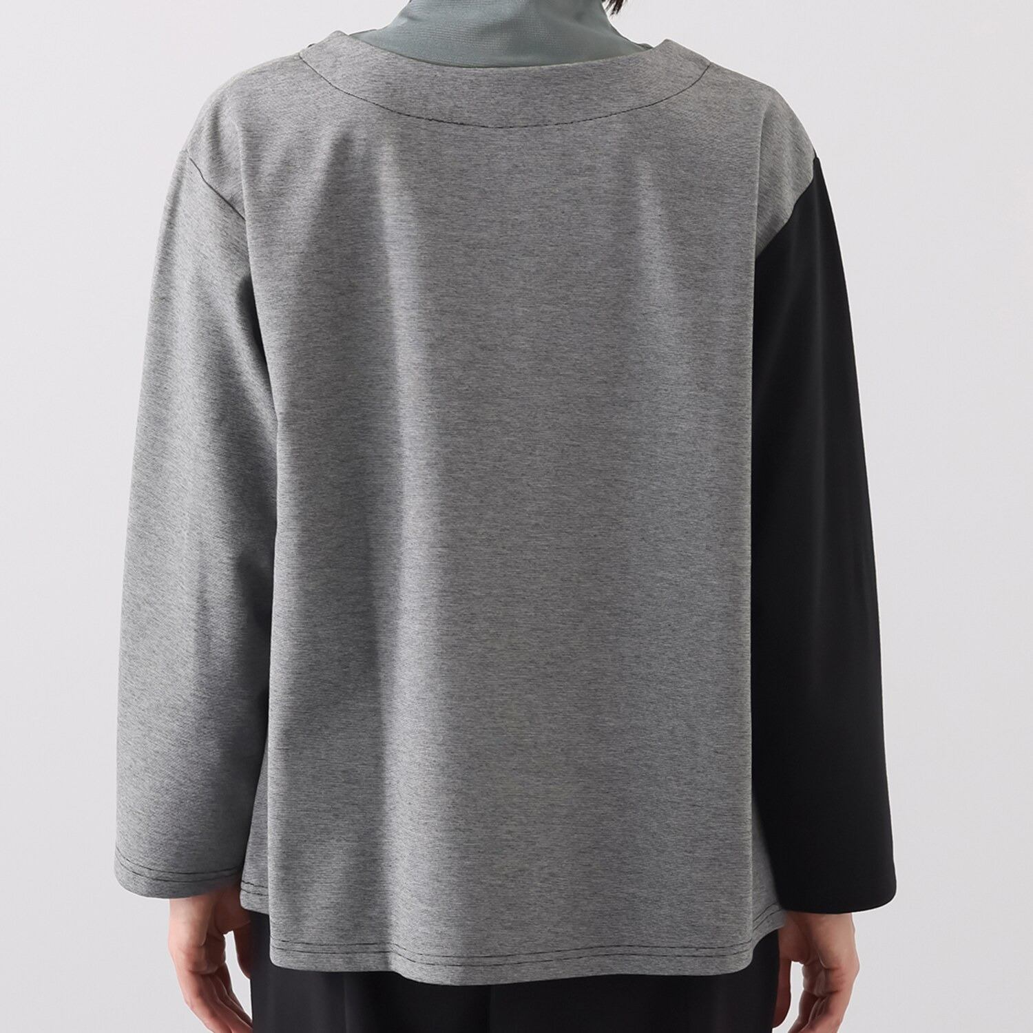 コイビトミサキ　ブラック 配色切替 プルオーバー