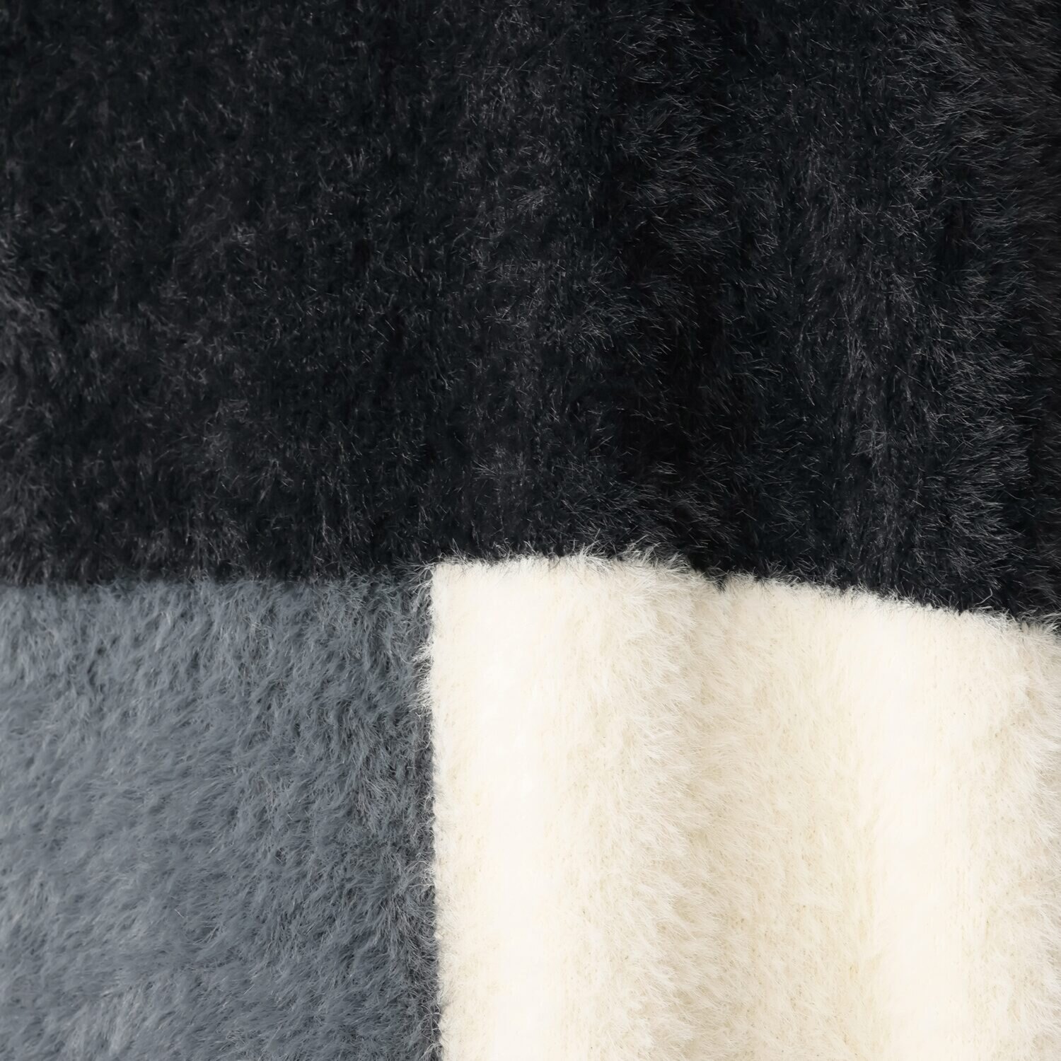 コイビトミサキ　ブラック マルチカラー ニットプルオーバー