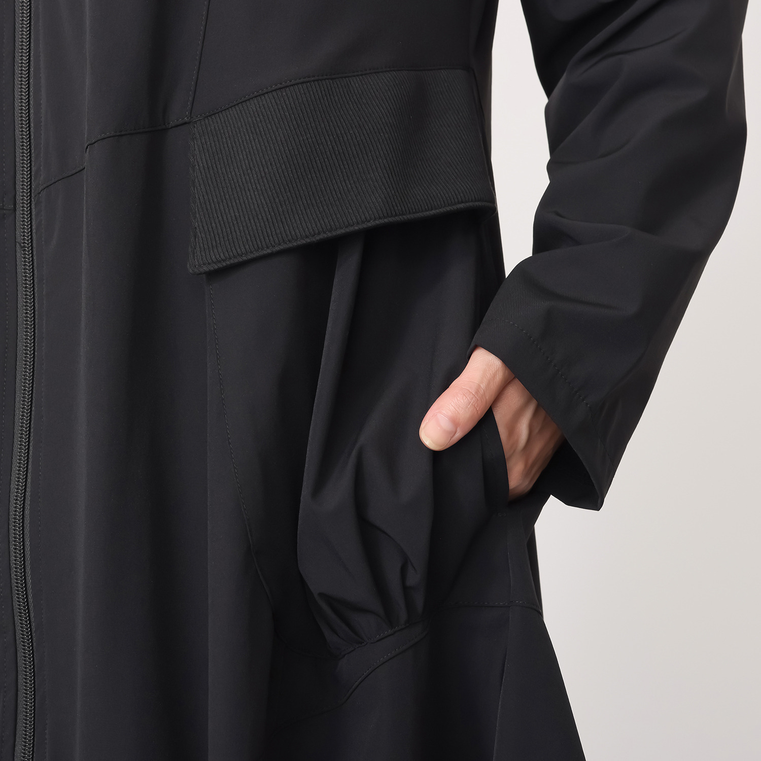 コイビトミサキ　ブラック リブアクセント ストレッチ ライトコート