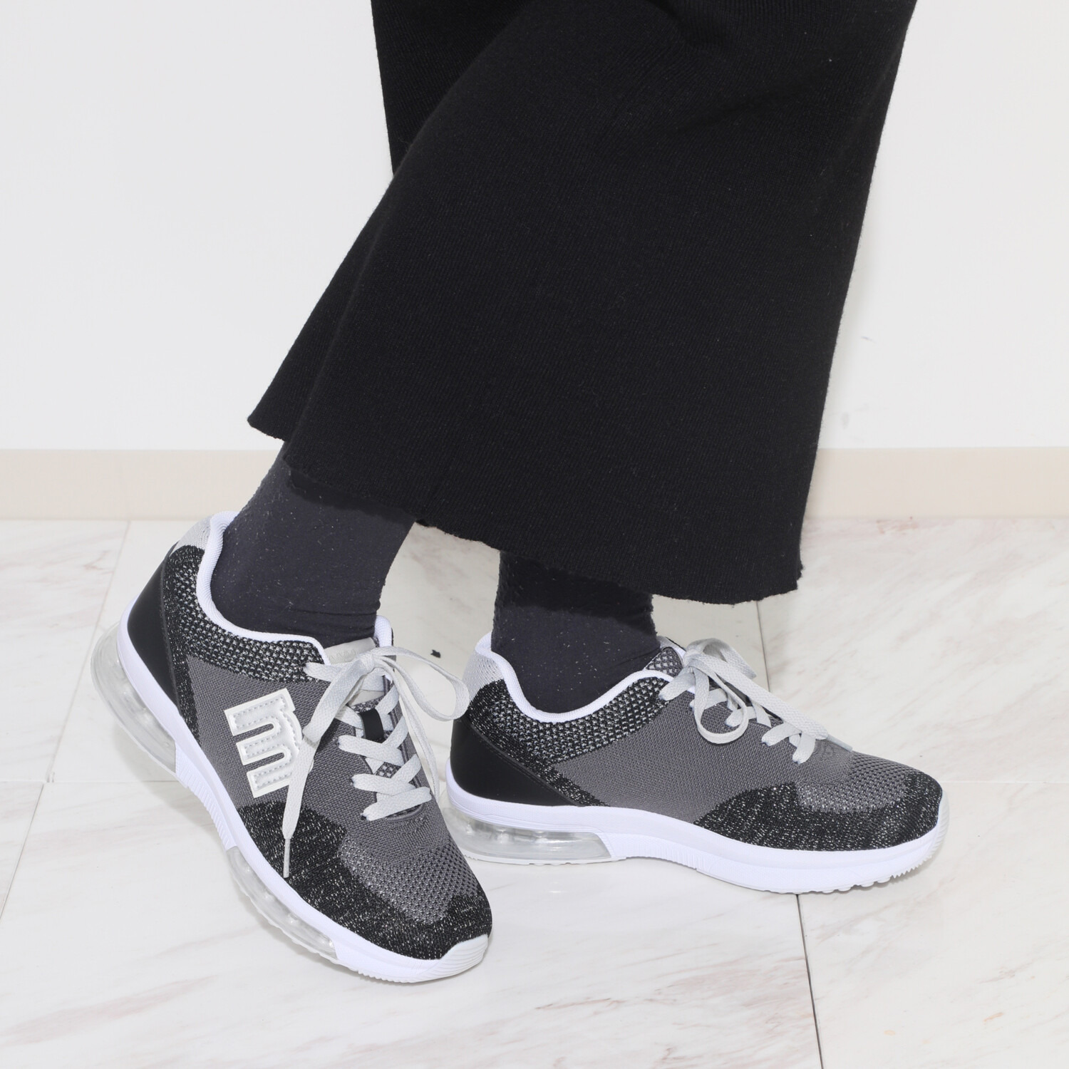 モズ コンビアクセント ダブルのエア入りソール 軽量ニットスニーカー 