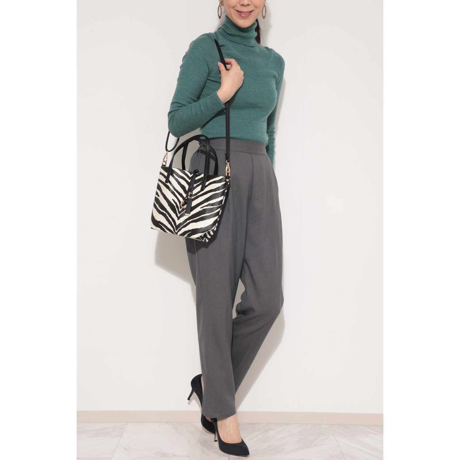 ラルジュ インナーポーチ付 フェイクレザー アニマル柄 リバーシブル ２ウェイバッグ