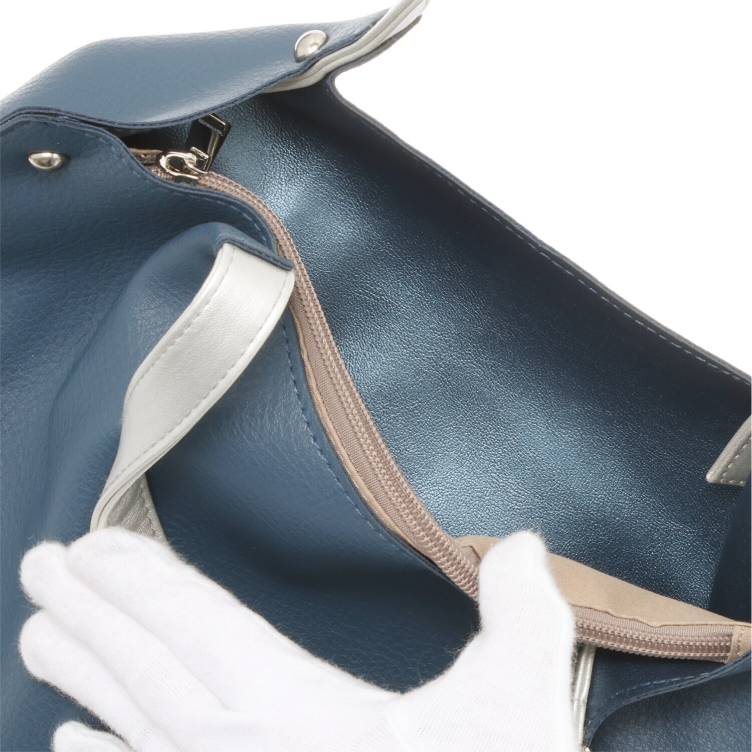 ラルジュ チャーム付 軽量 フェイクレザー ハンドバッグ