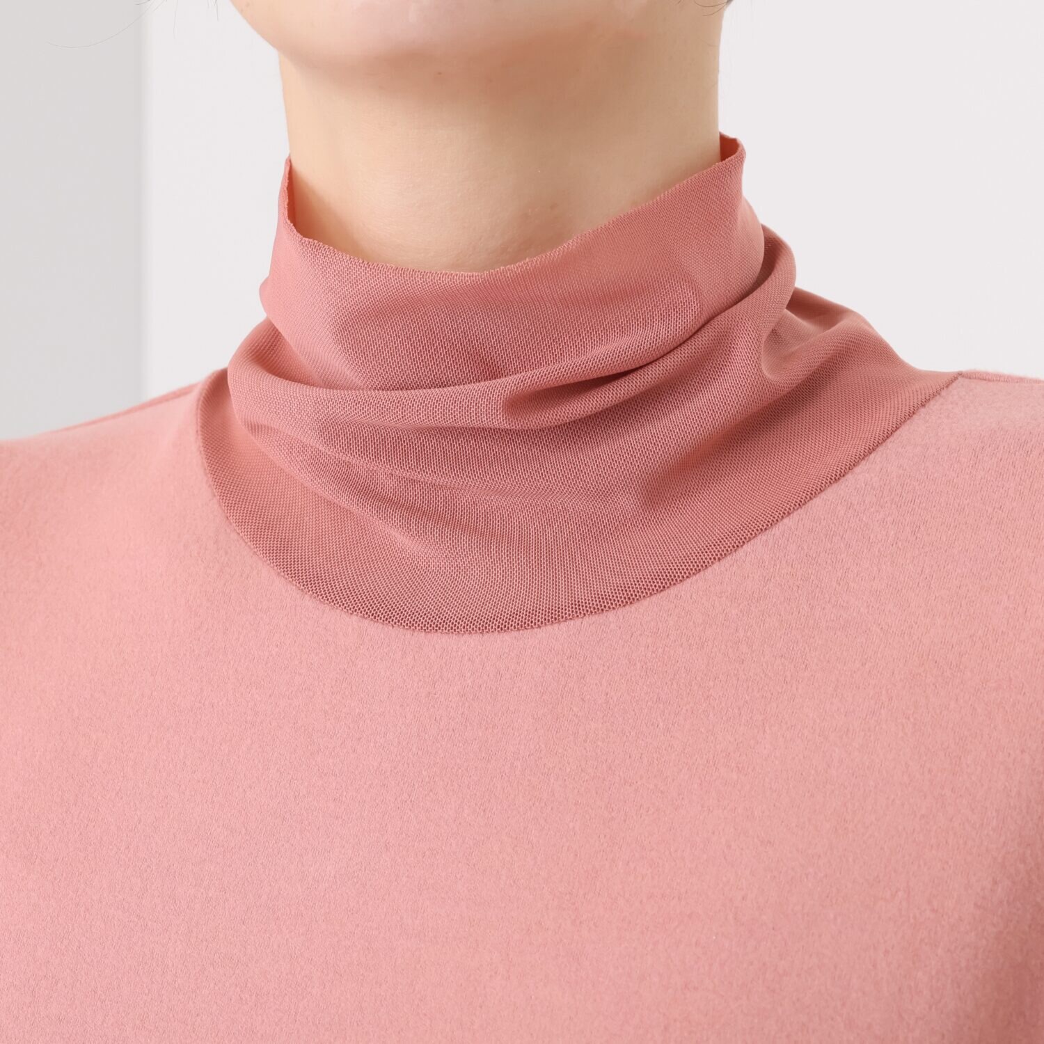 スタイル・ラヴィー ライト＆ウォーム新感覚！ 肌触り最高！ チュールアクセント なめらかプルオーバー