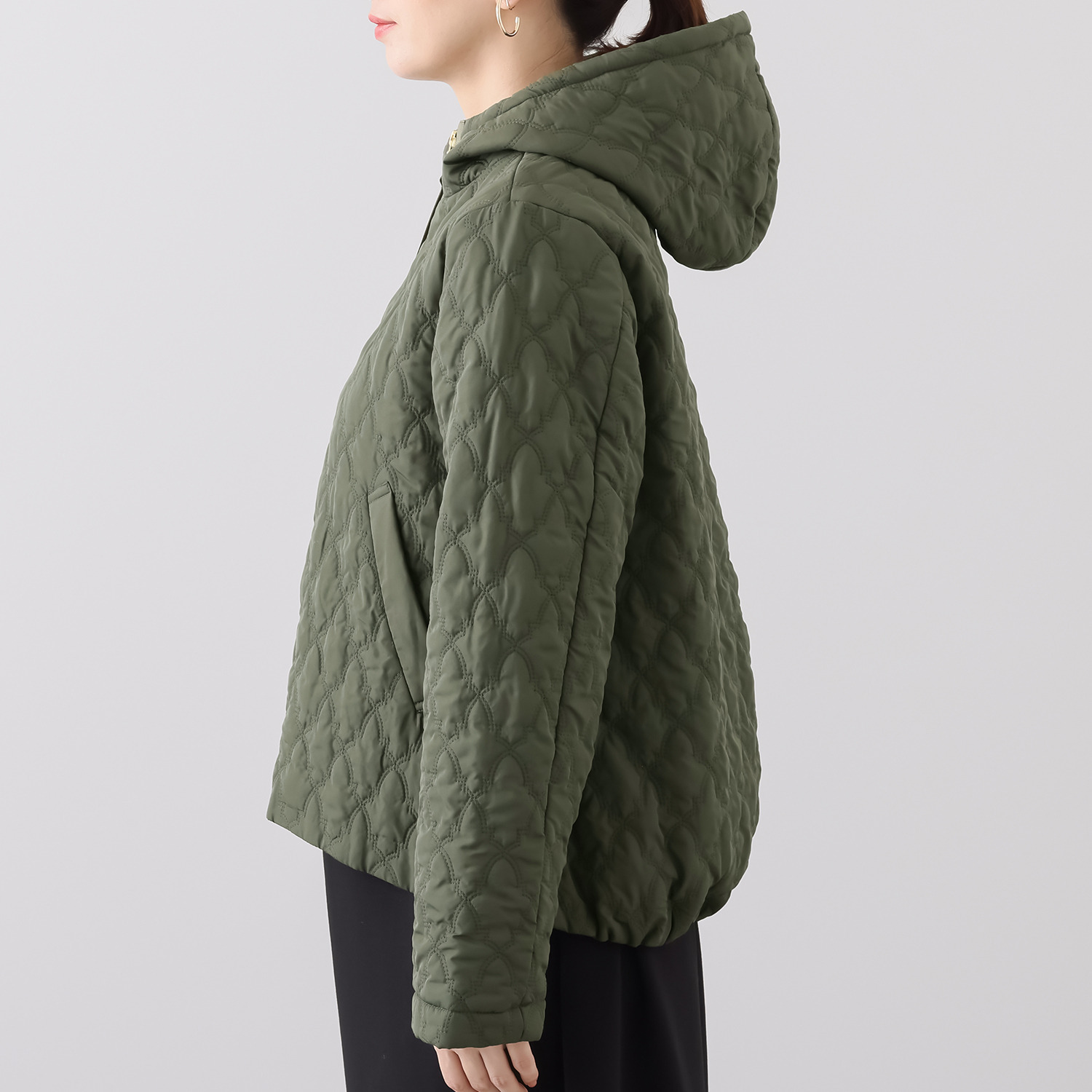 スタイル・ラヴィー テープ＆バックギャザー アクセント 中綿入り フーディージャケット