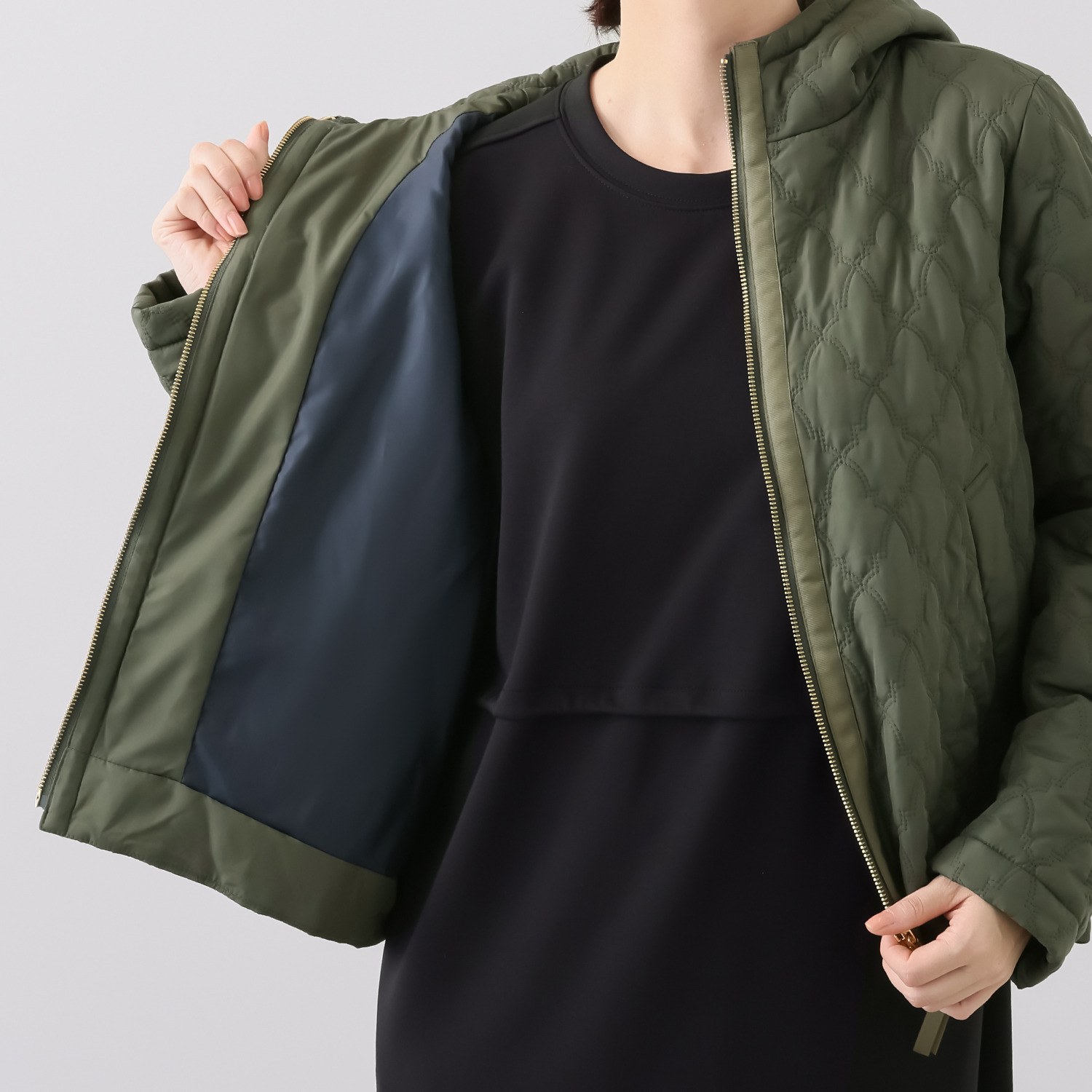 スタイル・ラヴィー テープ＆バックギャザー アクセント 中綿入り フーディージャケット