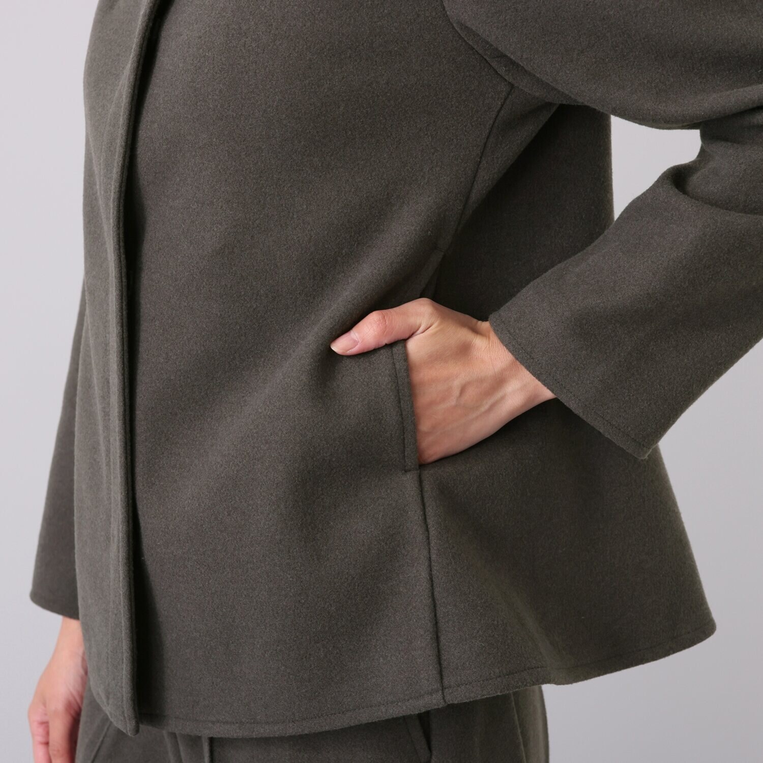 ルナリア フェルト調ジャージー バックフレアージャケット