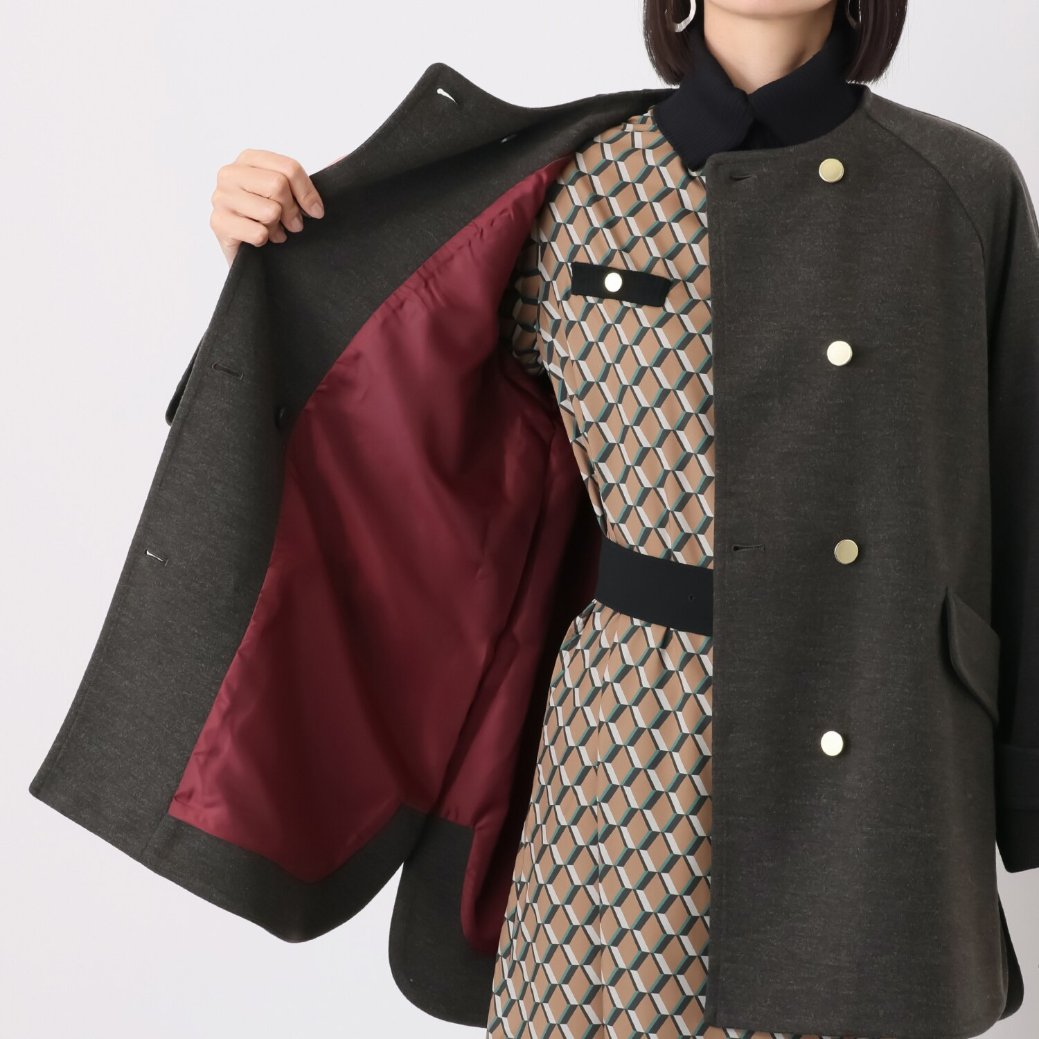 ボン・ブリコラージュ バイ　レイコ・ホウセンジ “ボンシック”なパリ風 共布マフラー付 ノーカラーコート