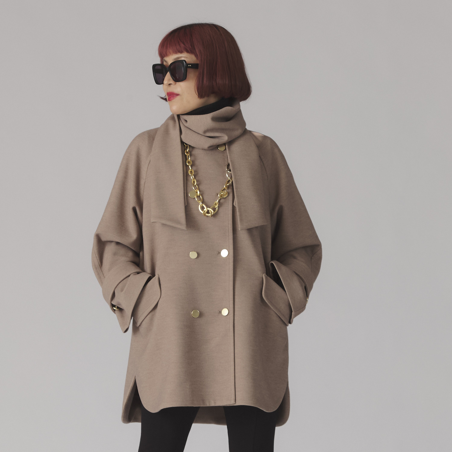 ボン・ブリコラージュ バイ　レイコ・ホウセンジ “ボンシック”なパリ風 共布マフラー付 ノーカラーコート