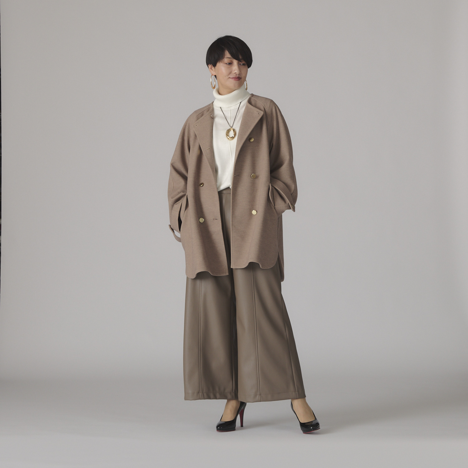 ボン・ブリコラージュ バイ　レイコ・ホウセンジ “ボンシック”なパリ風 共布マフラー付 ノーカラーコート