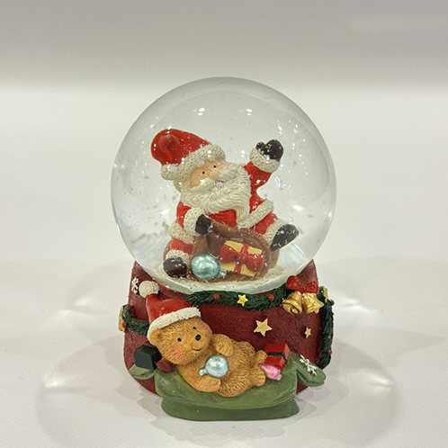 寝そべりくまの土台が キュート！ スノードーム “サンタ”