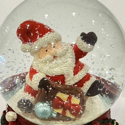 寝そべりくまの土台が キュート！ スノードーム “サンタ”