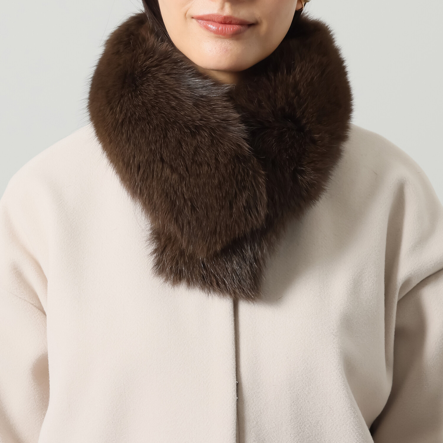 日本製 ＳＡＧＡブルーフォックス ポンポン付マフラー