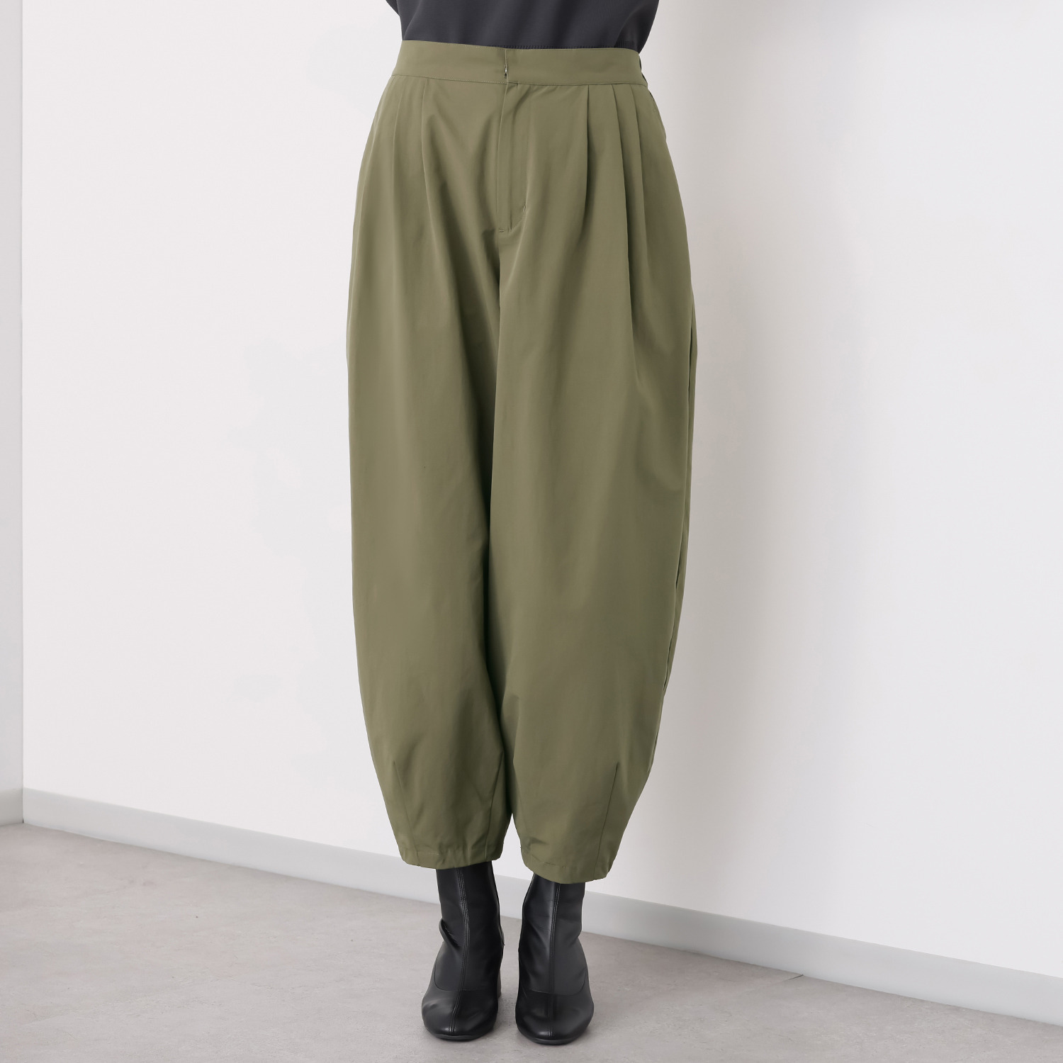 イロプライム バルーンパンツ