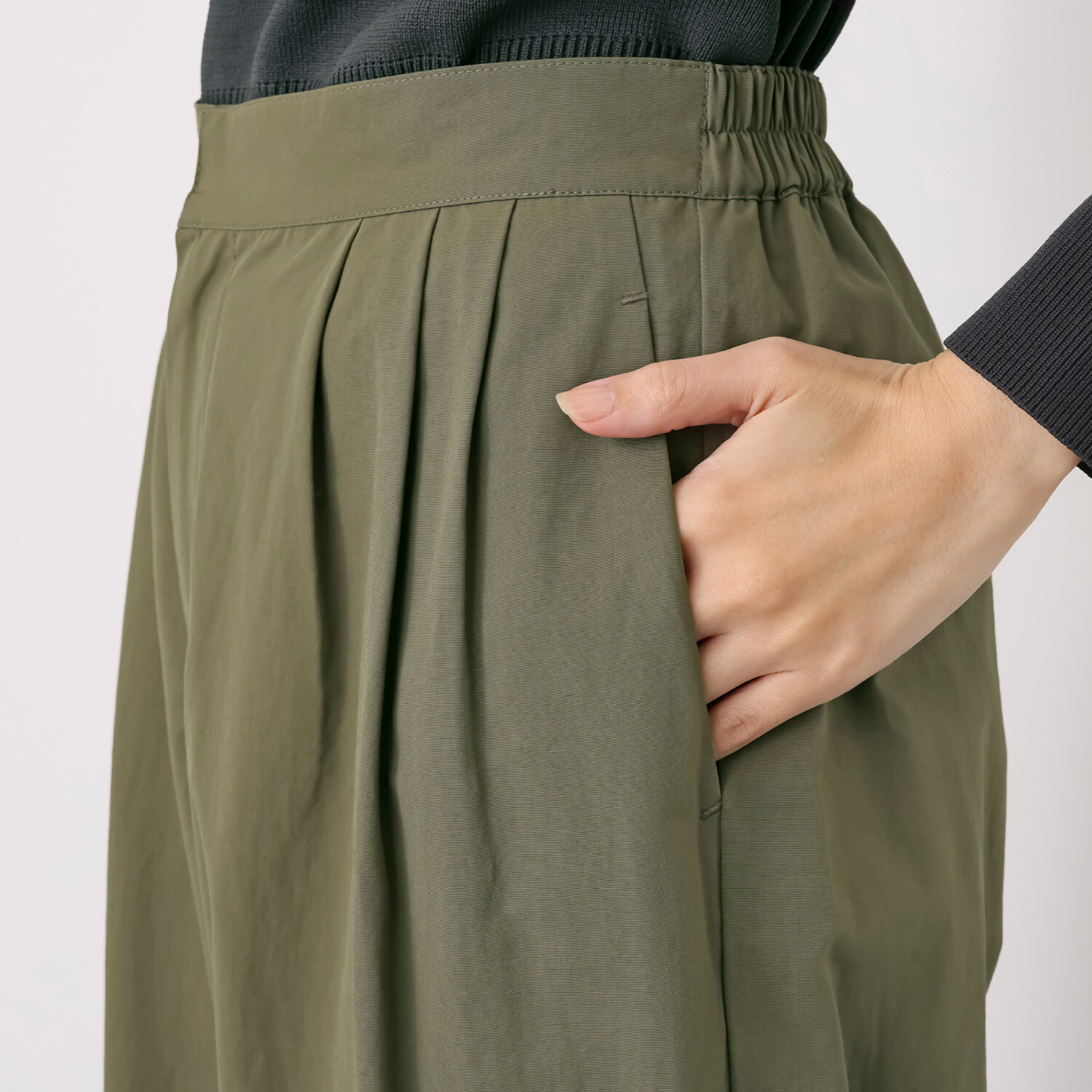 イロプライム バルーンパンツ