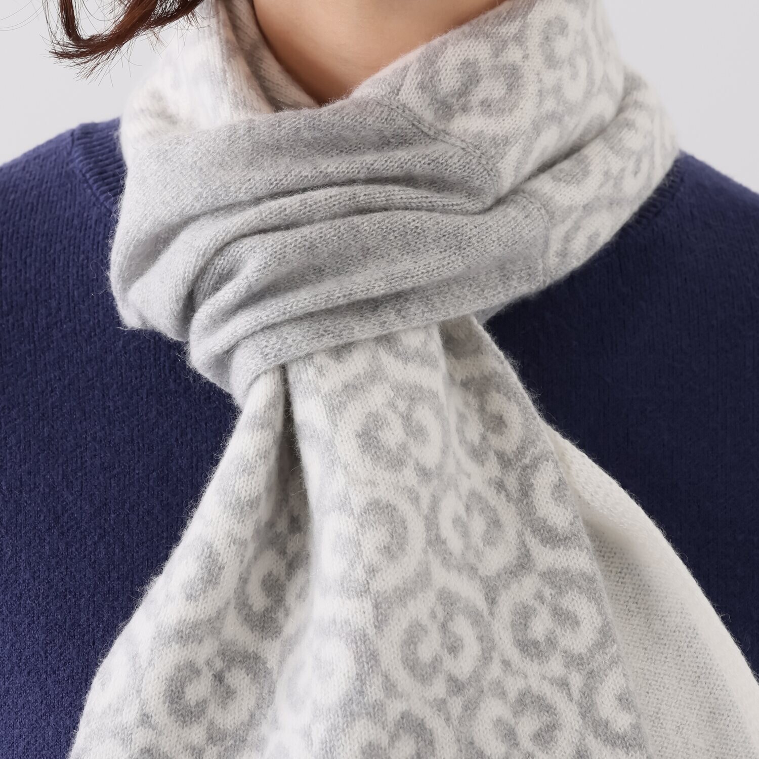 ミラ・ショーン 内モンゴル産 カシミヤ１００％ ジャガードニットマフラー