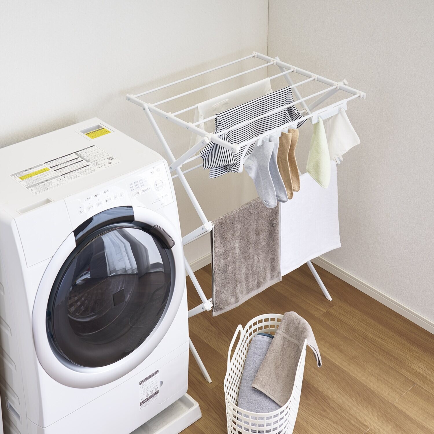 究極の工具不要♪ パーツをはめ込むだけで 簡単組み立ての 部屋干しアイテム！ クイックロック コンパクトスタンド物干し