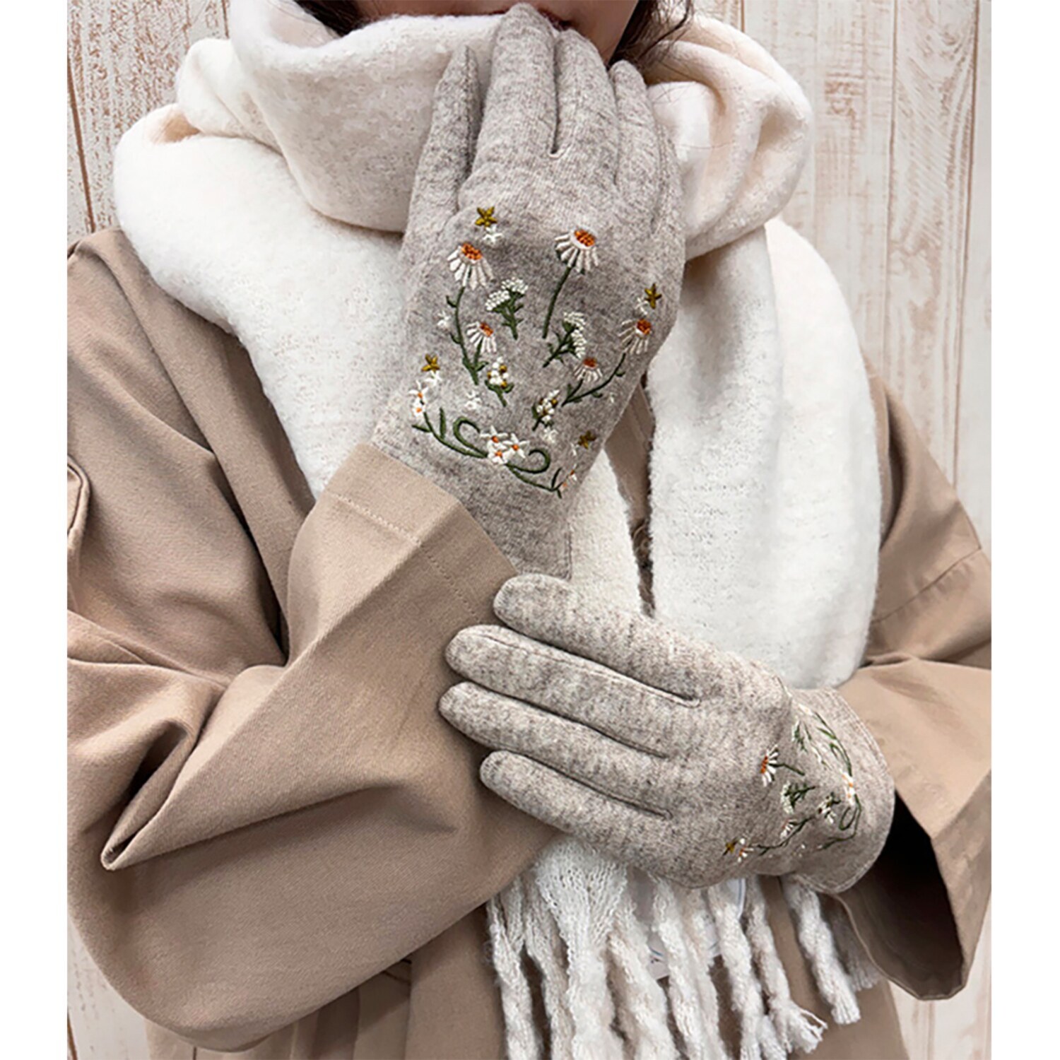 かわいい雑貨屋さん グロリア スマホ対応 小花柄刺しゅう 内ボアグローブ