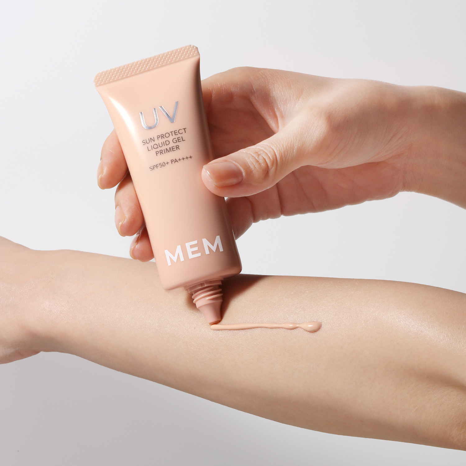 ＭＥＭ 毎日使いたくなる心地よさ メイク効果でくすみカバー 透明感ツヤ肌を演出！ サン　プロテクト リクイッド　ジェル プライマー （日焼け止め・化粧下地）